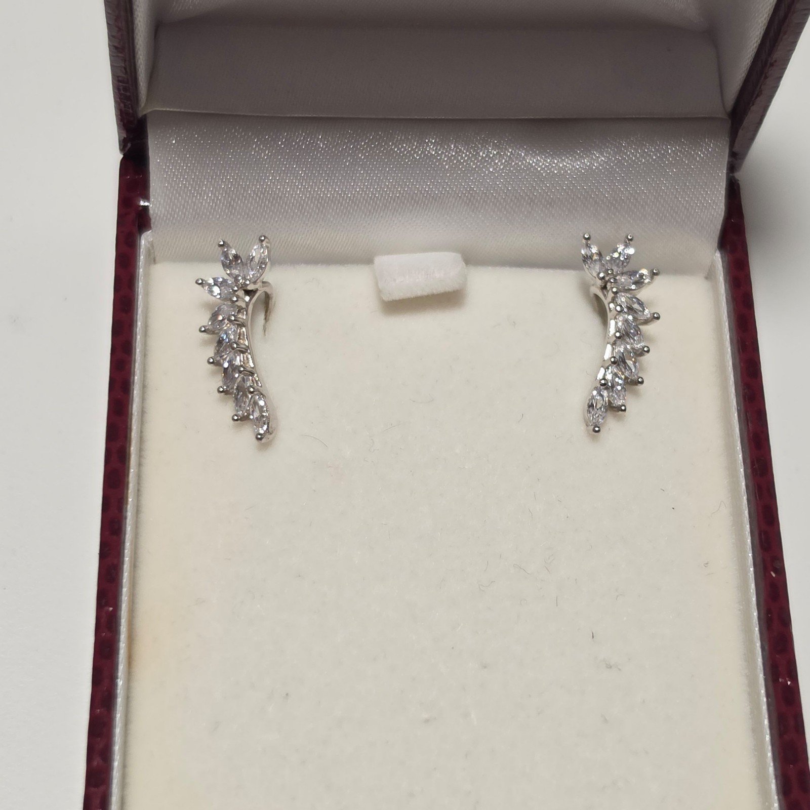 925 Silver Tone Leaf Design Crystal Earrings b4 image 2