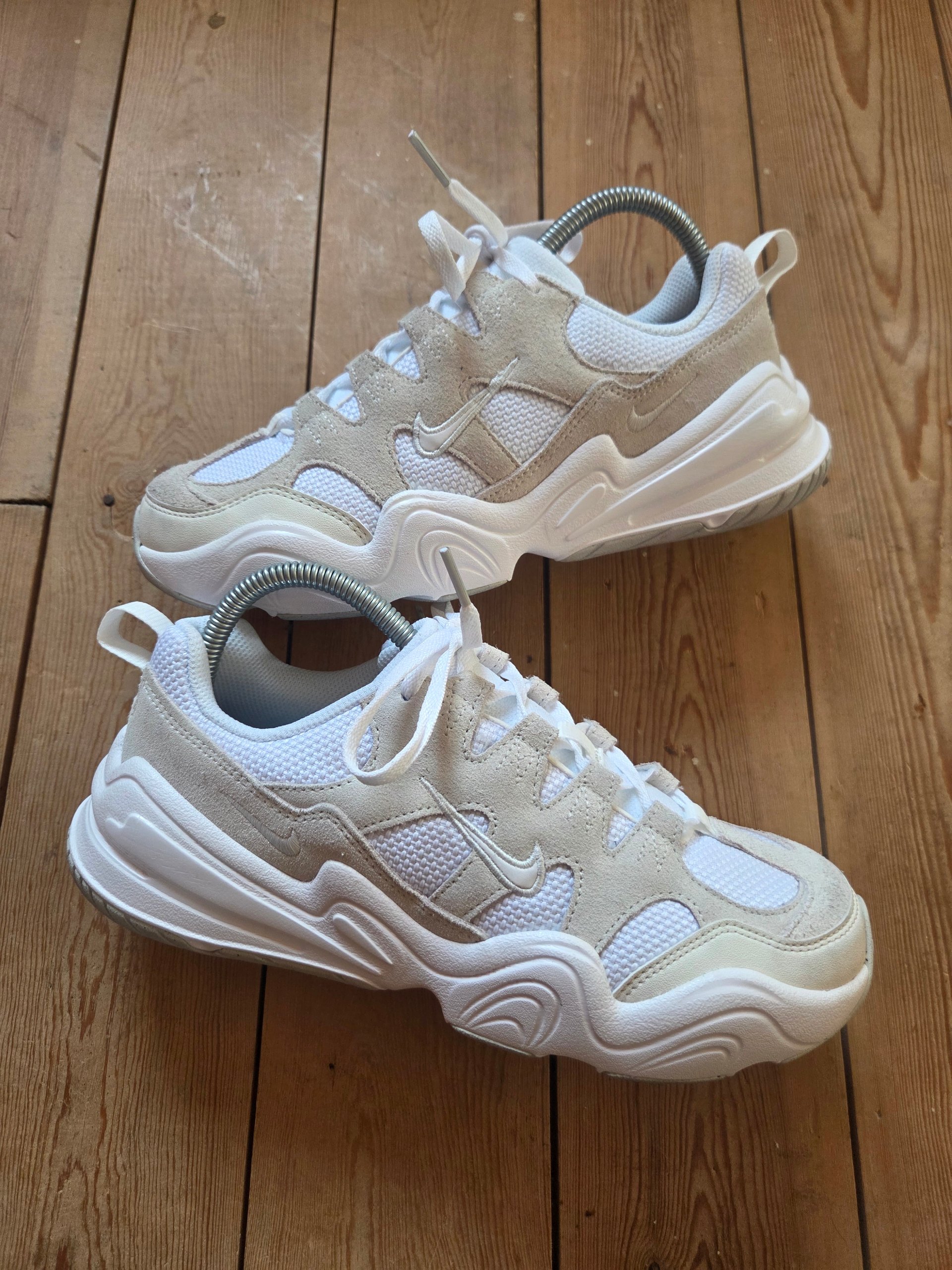 Nike Tech Hera White Photon Dust Women’s UK 5.5 Trainers DR9761-100