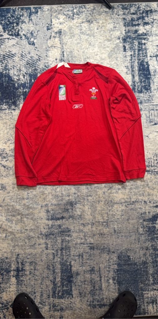 Reebok Red WRU Cymru Rugby World Cup 2007 Long Sleeve Top Large