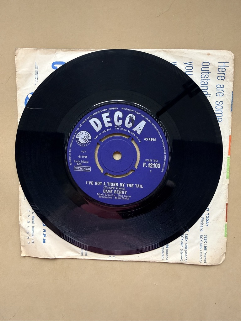 Decca Dave Berry Vinyl 7" 45 RPM Single I've Got A Tiger By The Tail Little Things