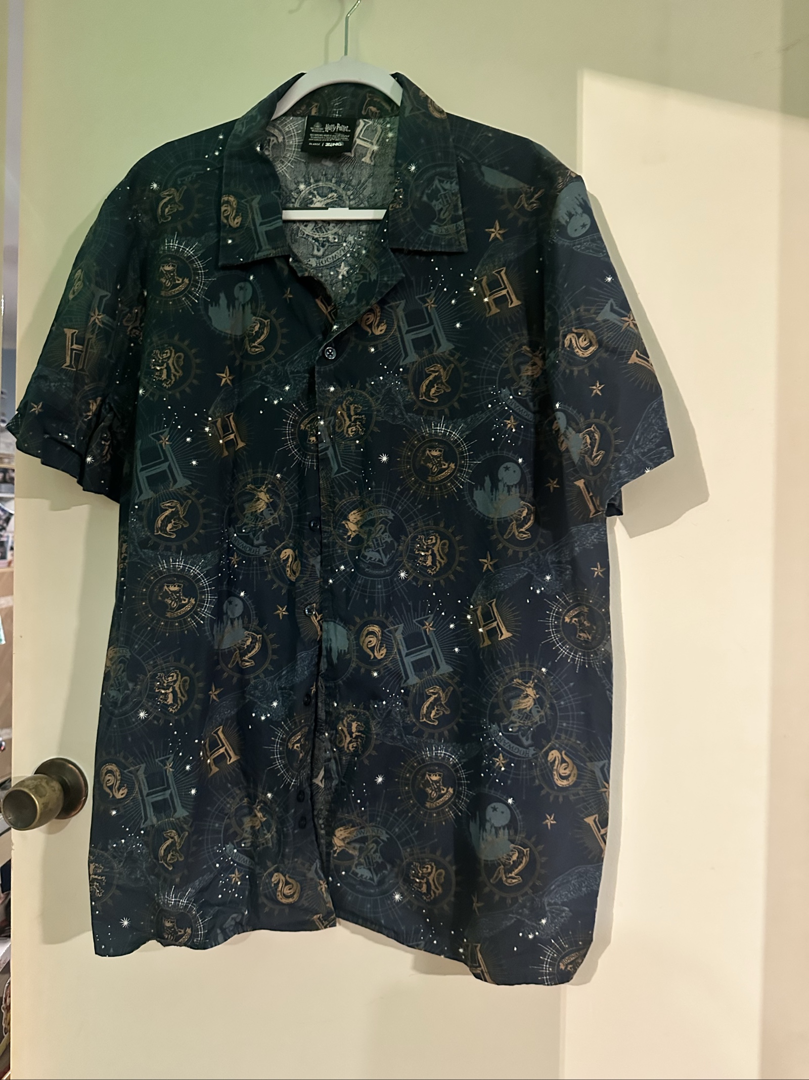 Harry Potter Black & Gold Themed Short Sleeve Shirt XL