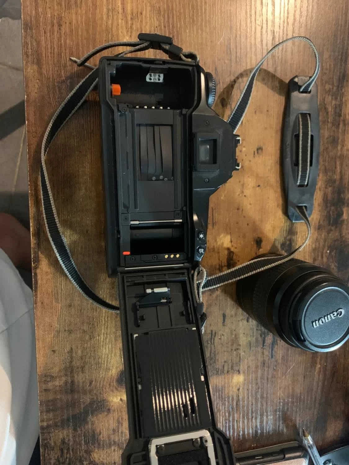 Canon EOS 3000 Argentique Noir avec Objectif & Sangle image 8