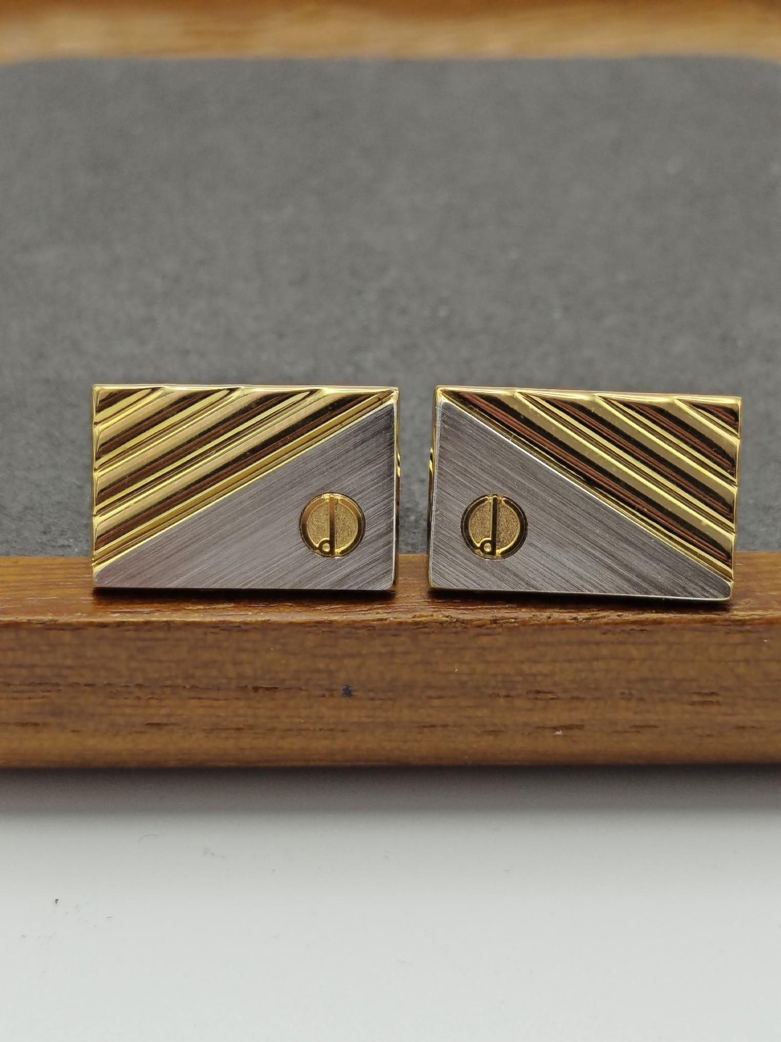 Dunhill Men Gold & Silver Tone Tie Clip & Cufflinks Set image 3