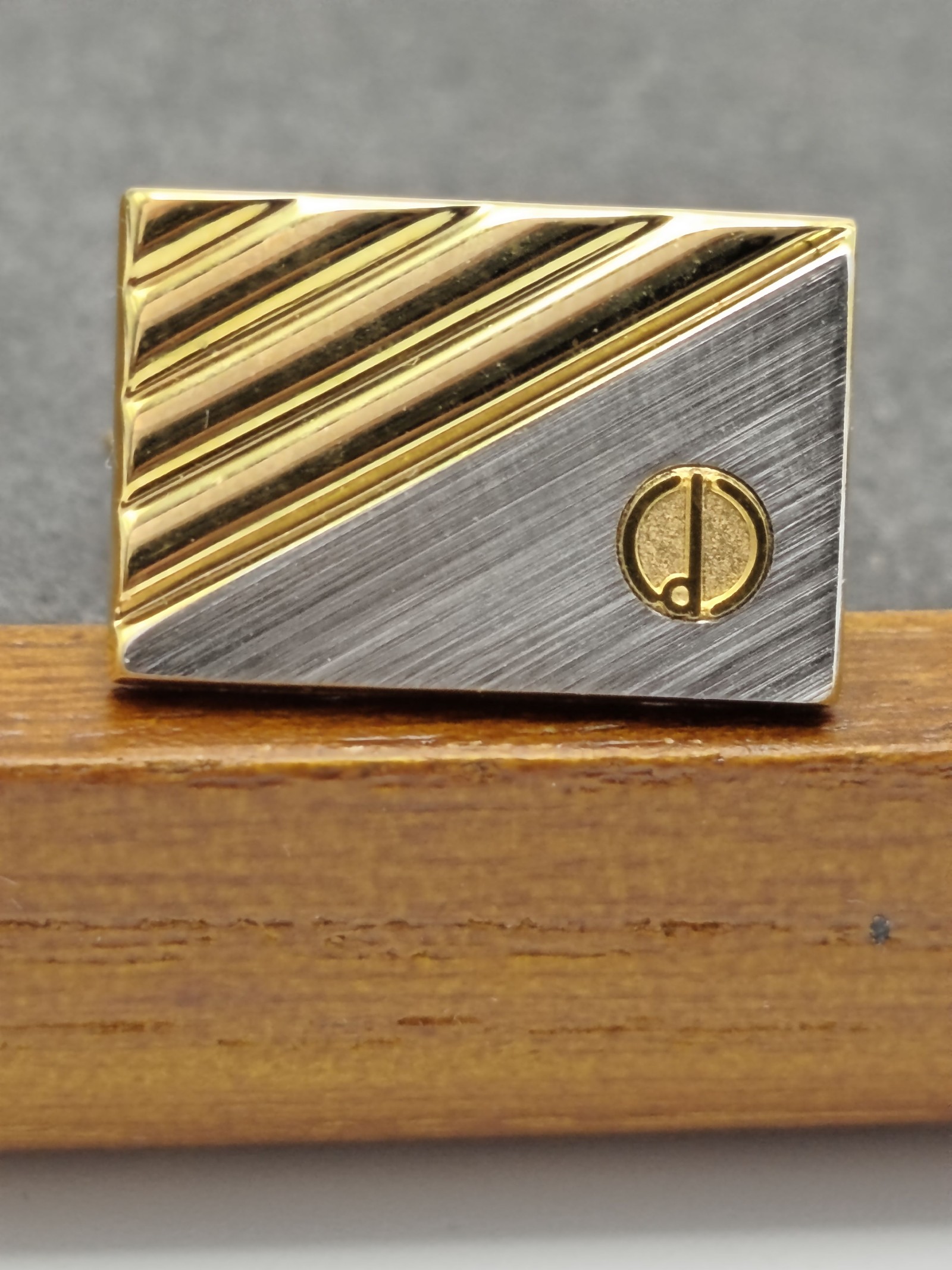 Dunhill Men Gold & Silver Tone Tie Clip & Cufflinks Set image 5