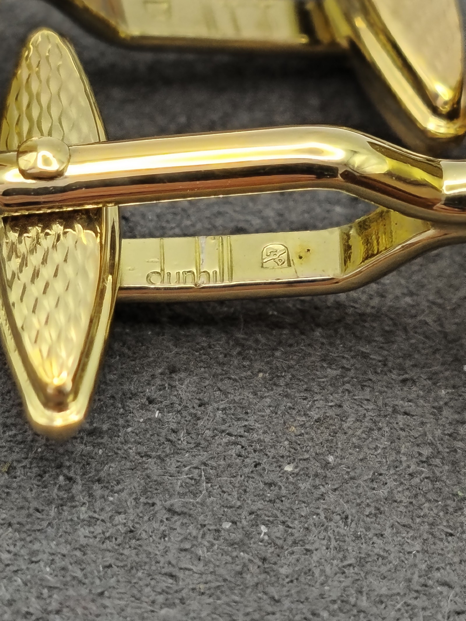 Dunhill Men Gold & Silver Tone Tie Clip & Cufflinks Set image 7