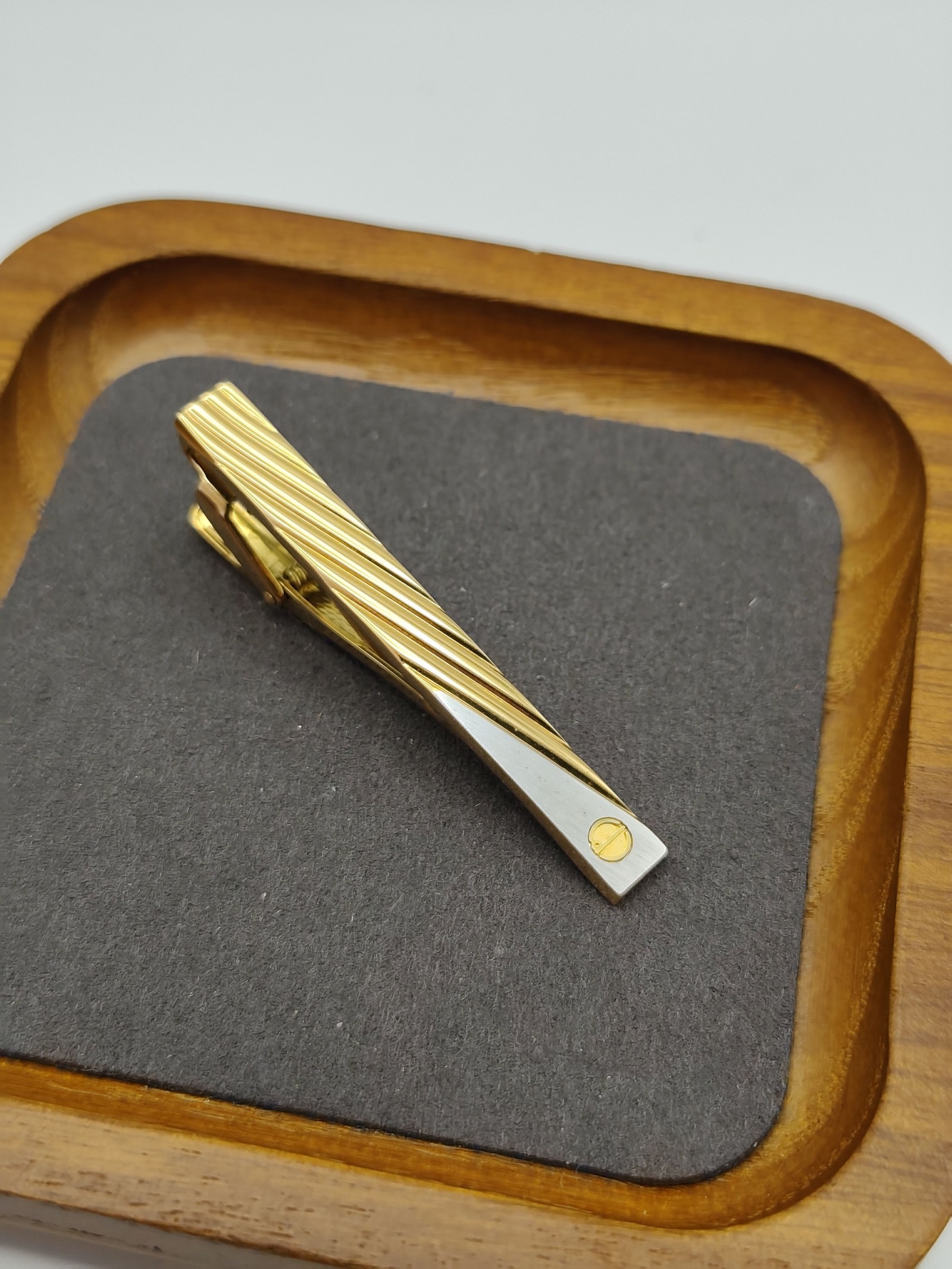 Dunhill Men Gold & Silver Tone Tie Clip & Cufflinks Set image 9