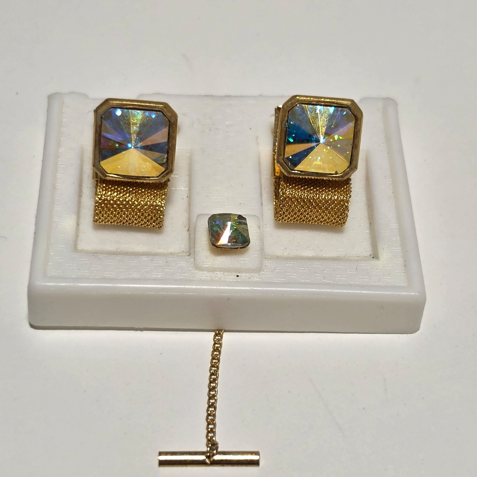 Costume Gold Tone Men's Cufflinks & Tie Tack Set. B4