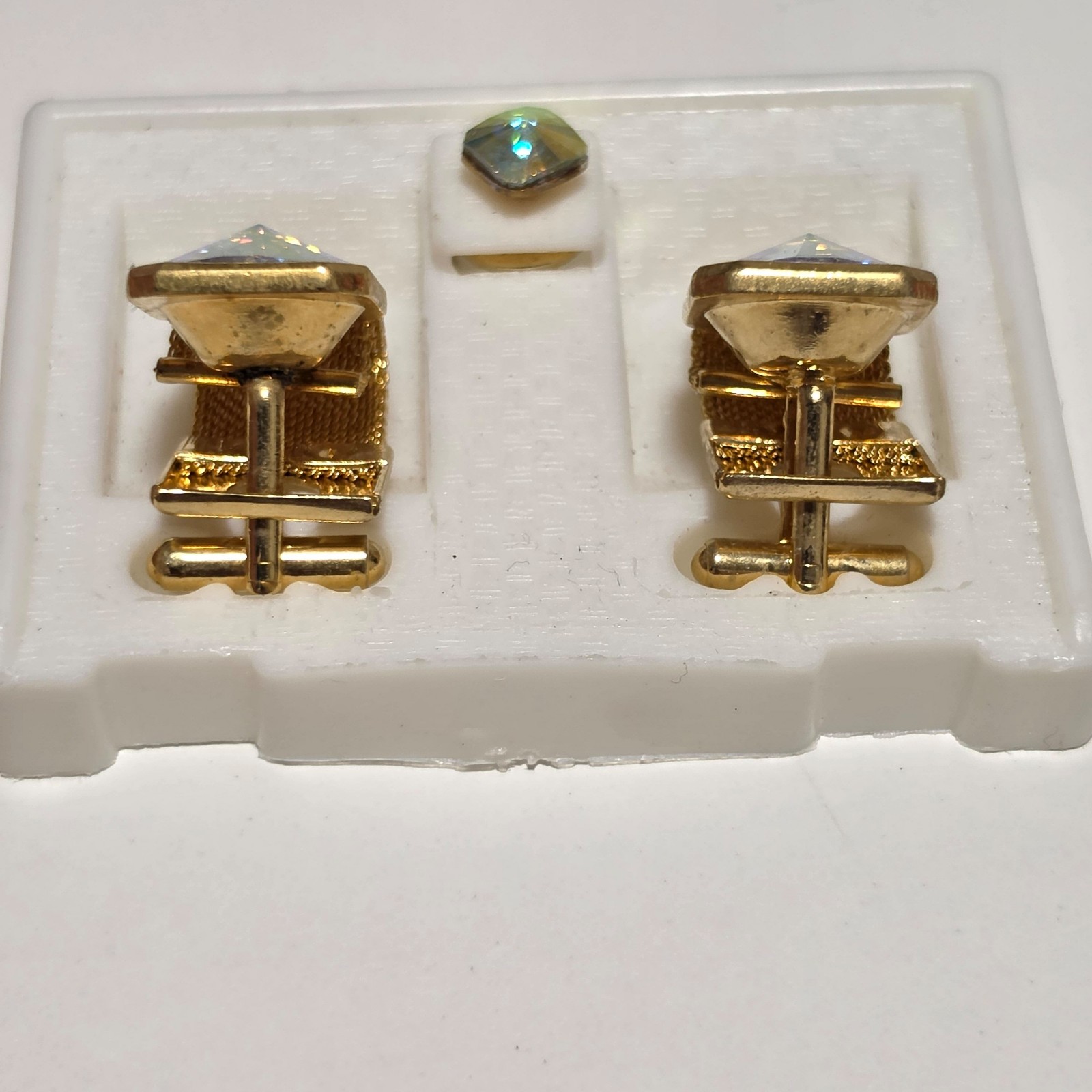 Costume Gold Tone Men's Cufflinks & Tie Tack Set. B4 image 3