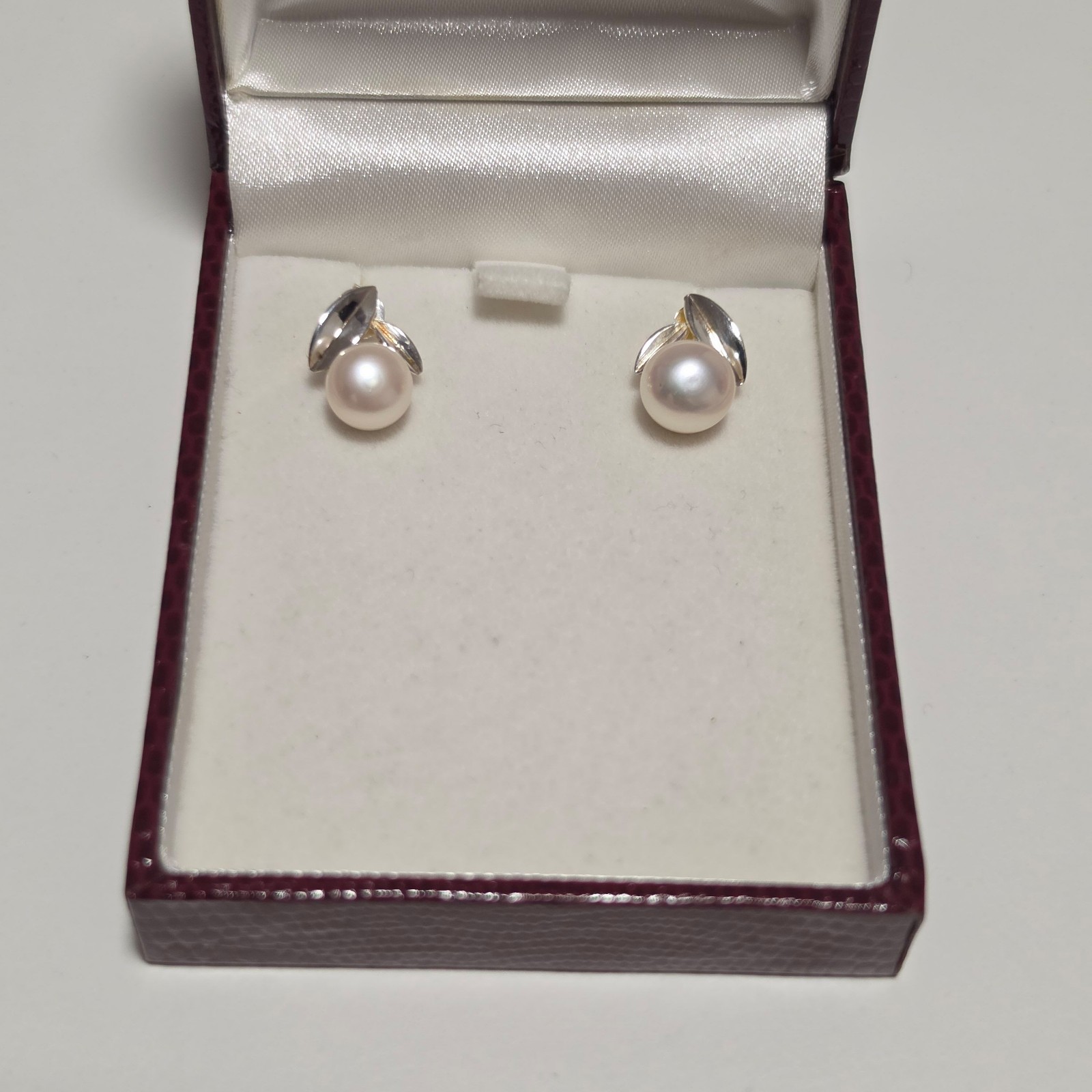 925 Silver & White Pearl Stud Earrings with Leaf Detail. B4 image 2