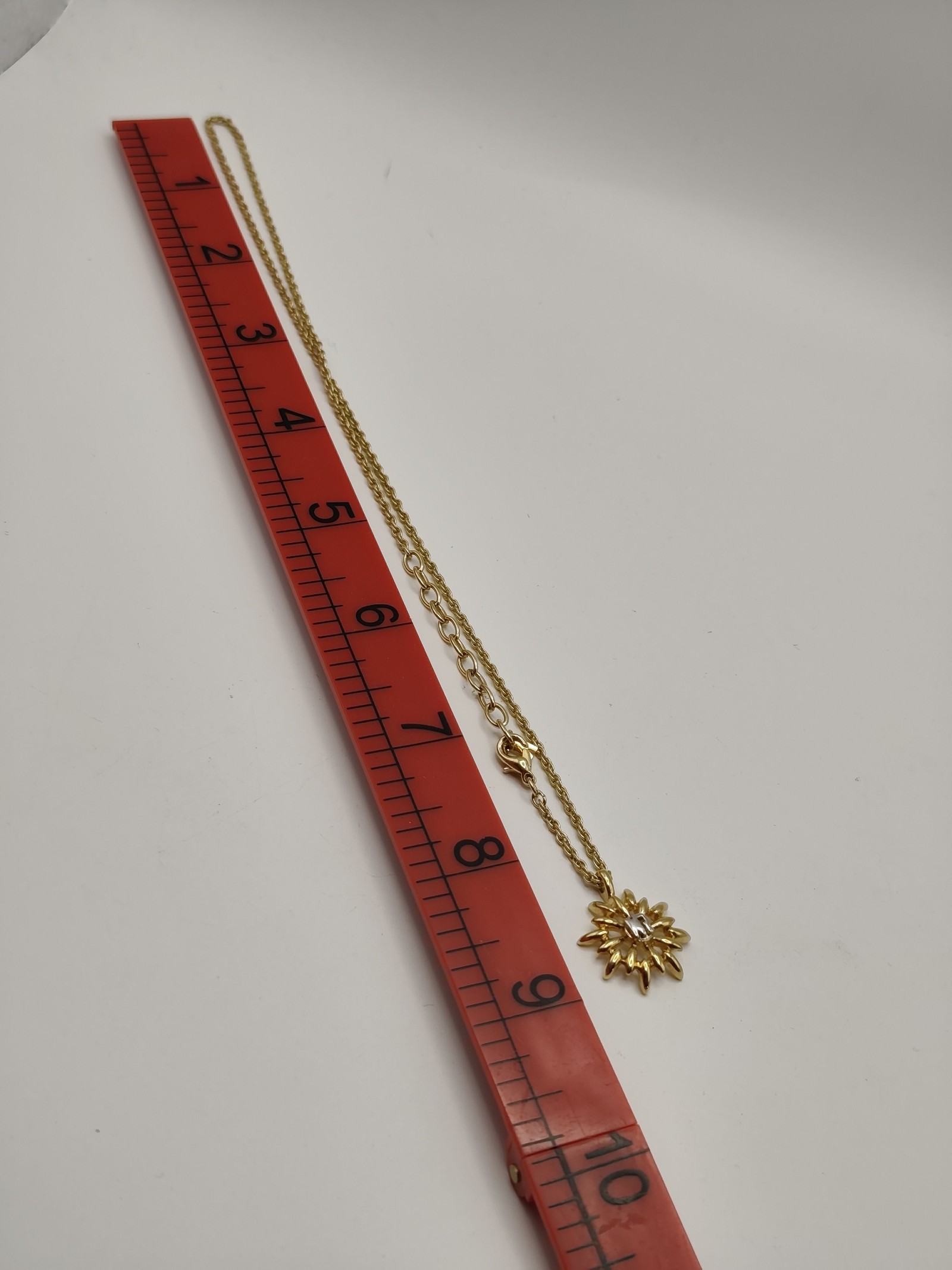 Nina Ricci Gold Tone Women's Sunflower Pendant Necklace Adjustable Chain 7 in image 5