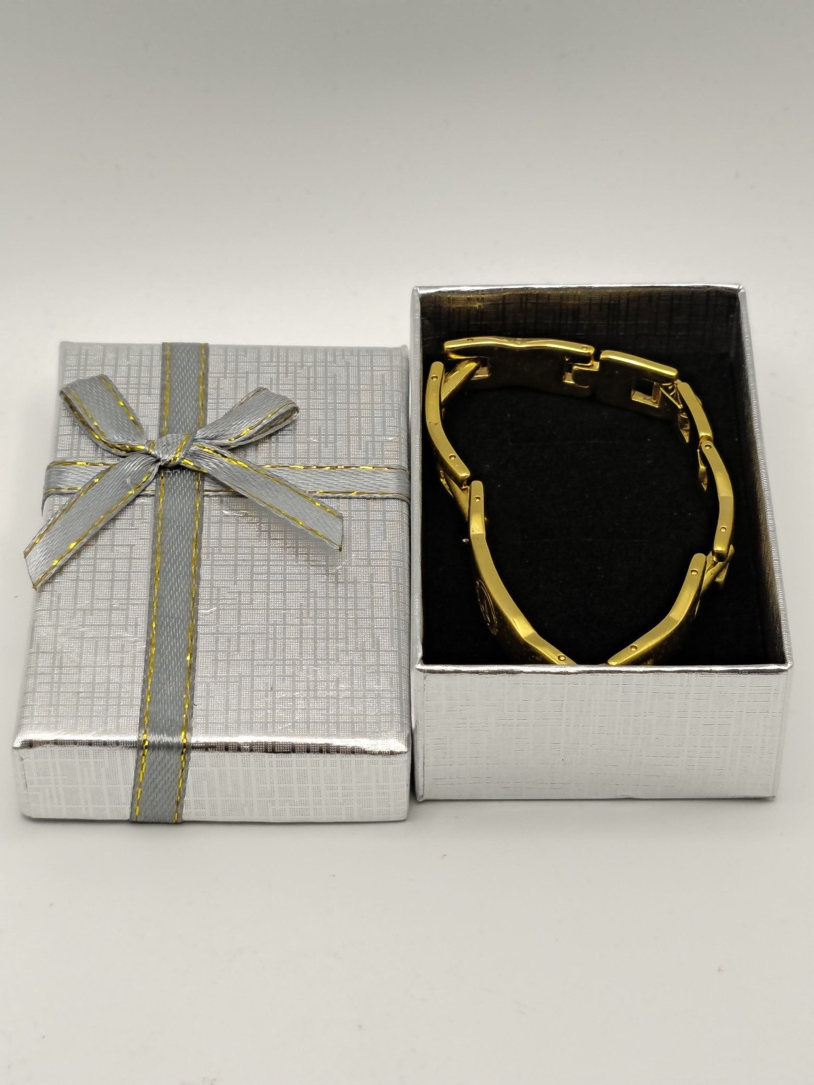 Valentino Domani Gold-Tone V Emblem Chain Link Bracelet Unisex