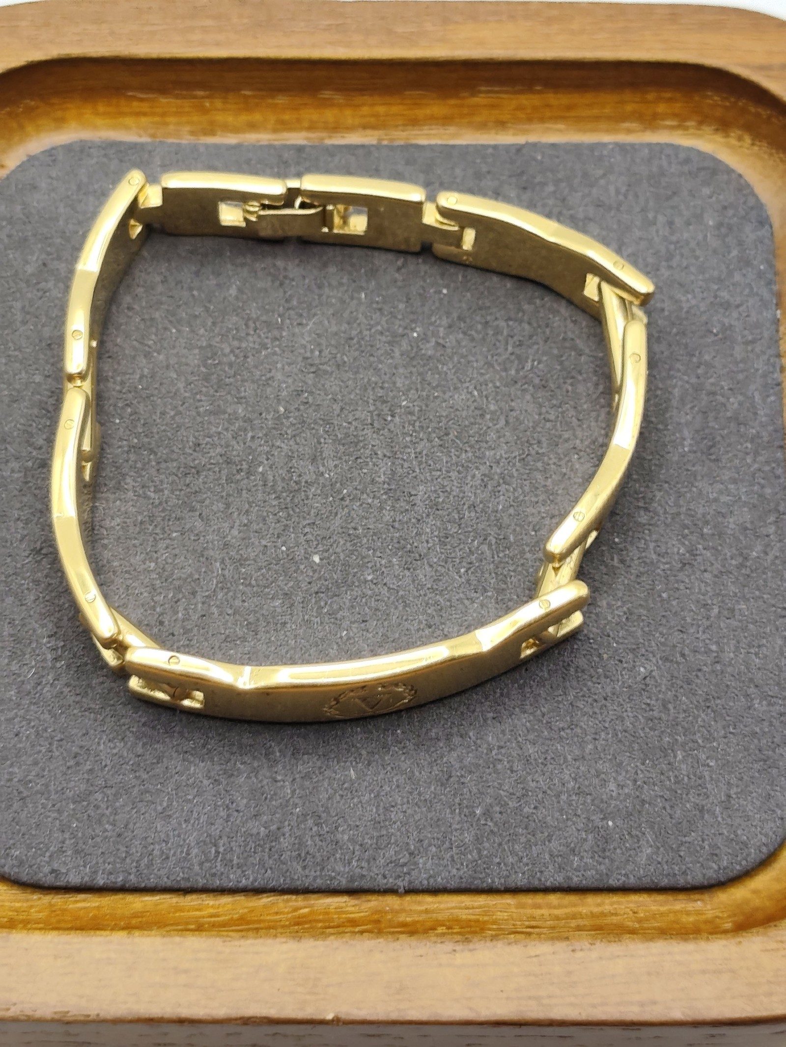 Valentino Domani Gold-Tone V Emblem Chain Link Bracelet Unisex image 3