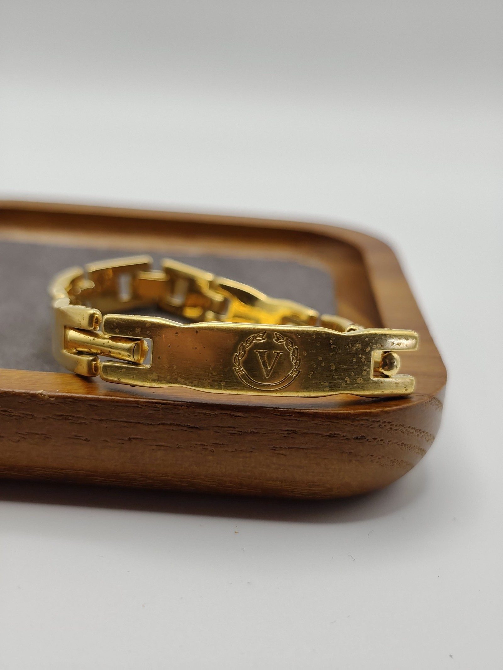 Valentino Domani Gold-Tone V Emblem Chain Link Bracelet Unisex image 4