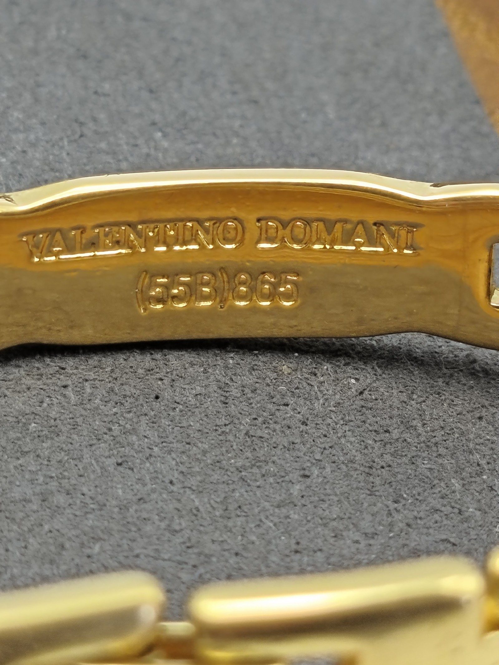 Valentino Domani Gold-Tone V Emblem Chain Link Bracelet Unisex image 7