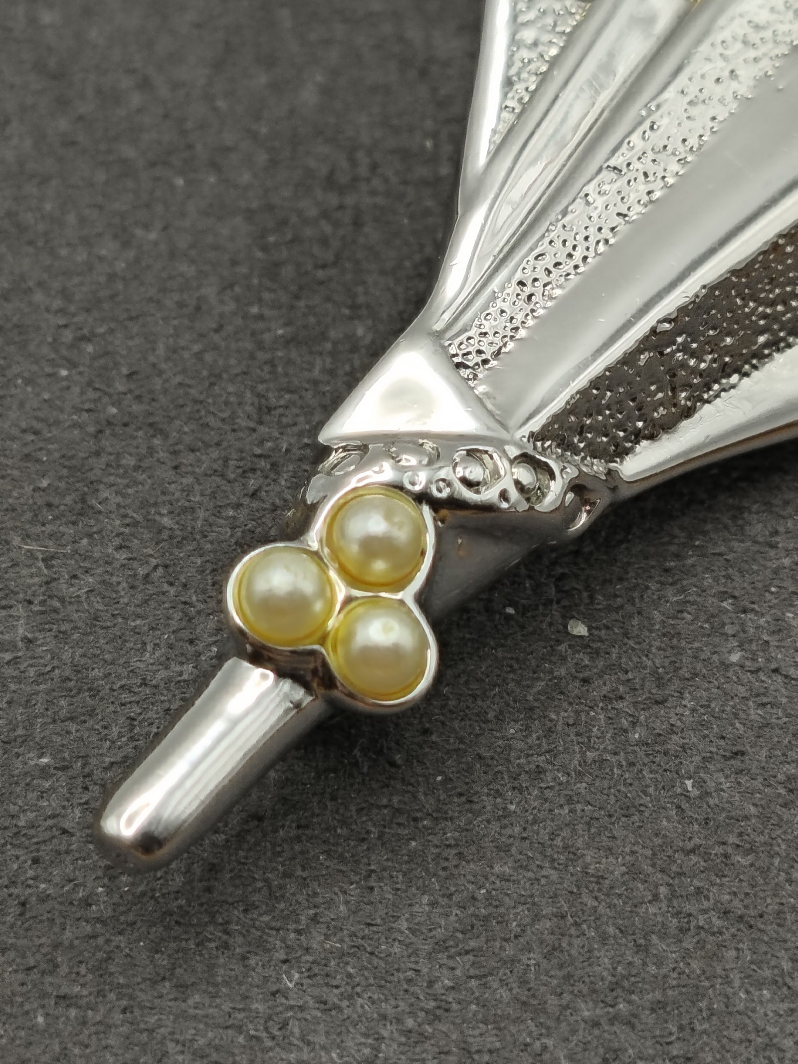 Vérité Women's Silver Tone & Faux Pearl Art Deco Fan Brooch Other image 4