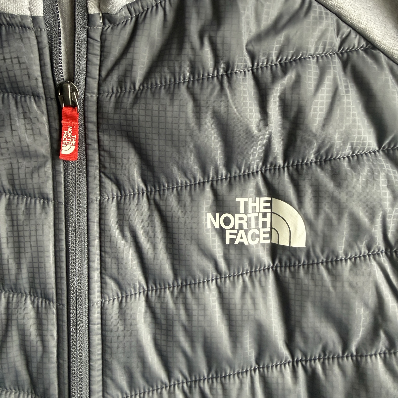 The North Face Boys XL 18-20 Grey Hybrid Quilted Full Zip Hooded Jacket image 3