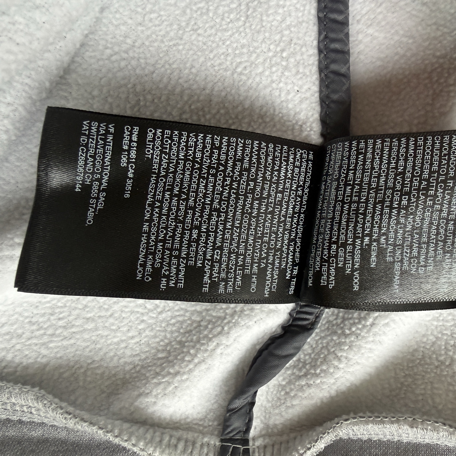 The North Face Boys XL 18-20 Grey Hybrid Quilted Full Zip Hooded Jacket image 7