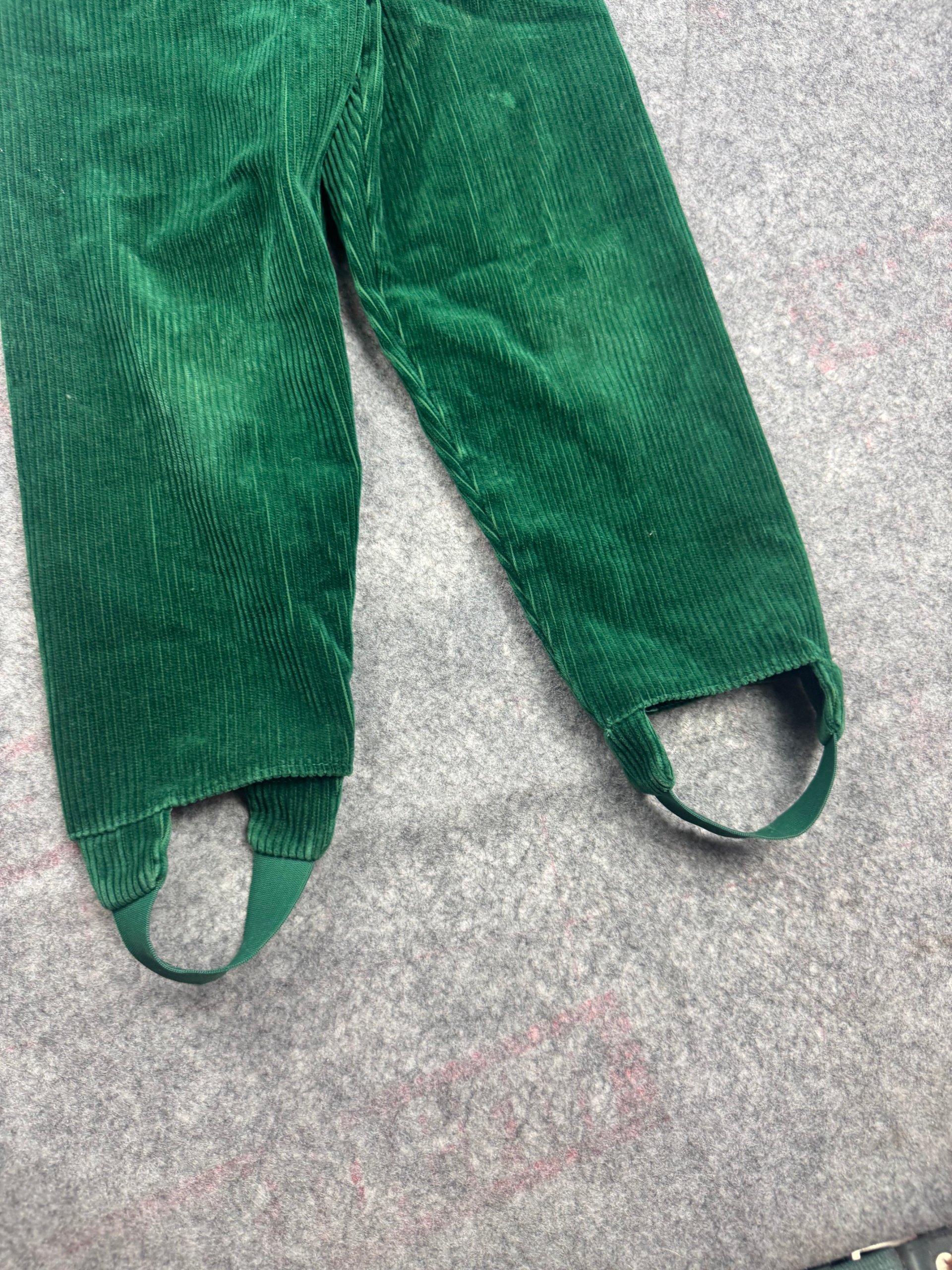 St Michael Marks & Spencer Green Corduroy Pinafore Trousers Kids Age 5 / Waist 21in image 3