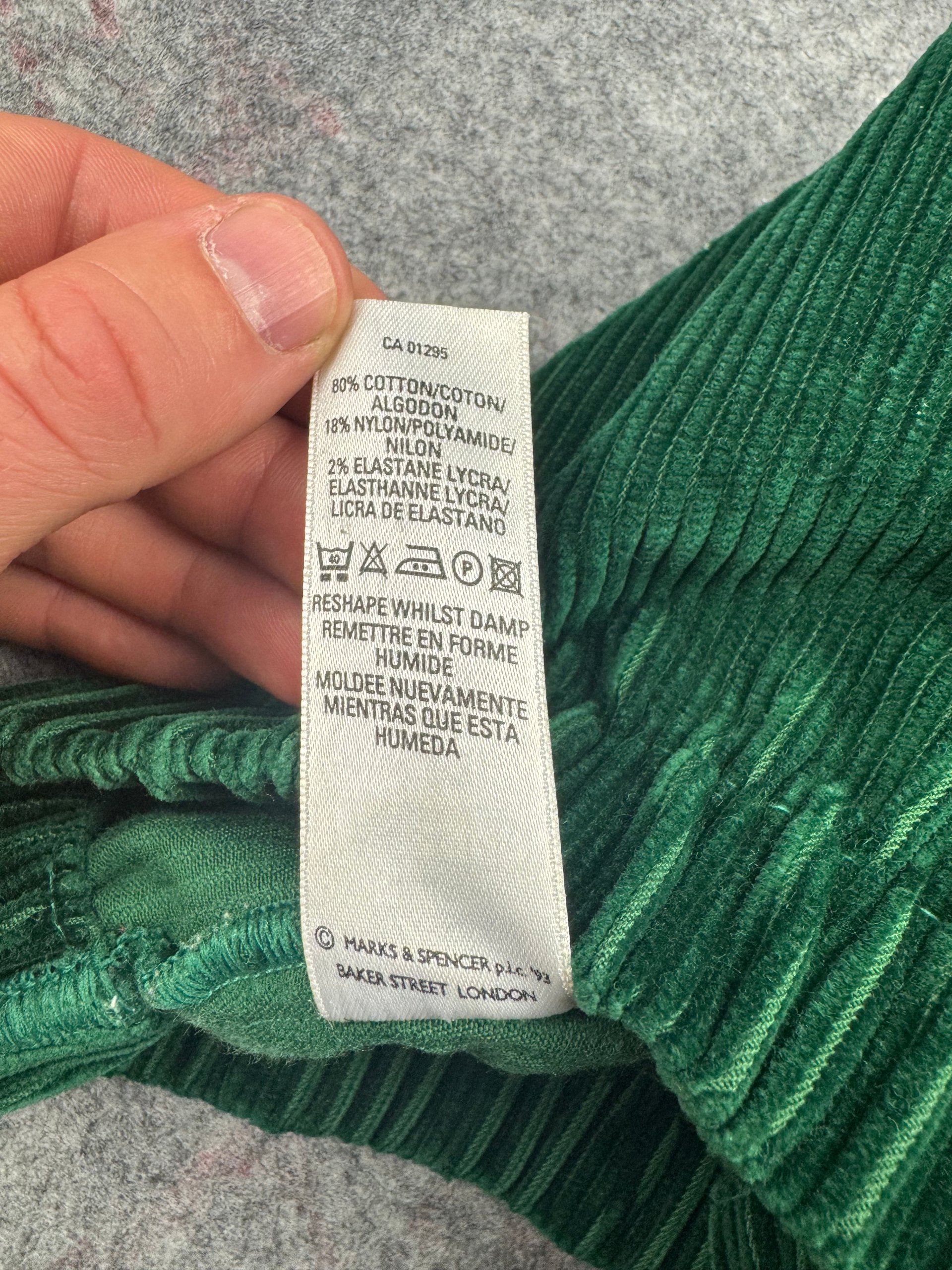 St Michael Marks & Spencer Green Corduroy Pinafore Trousers Kids Age 5 / Waist 21in image 5