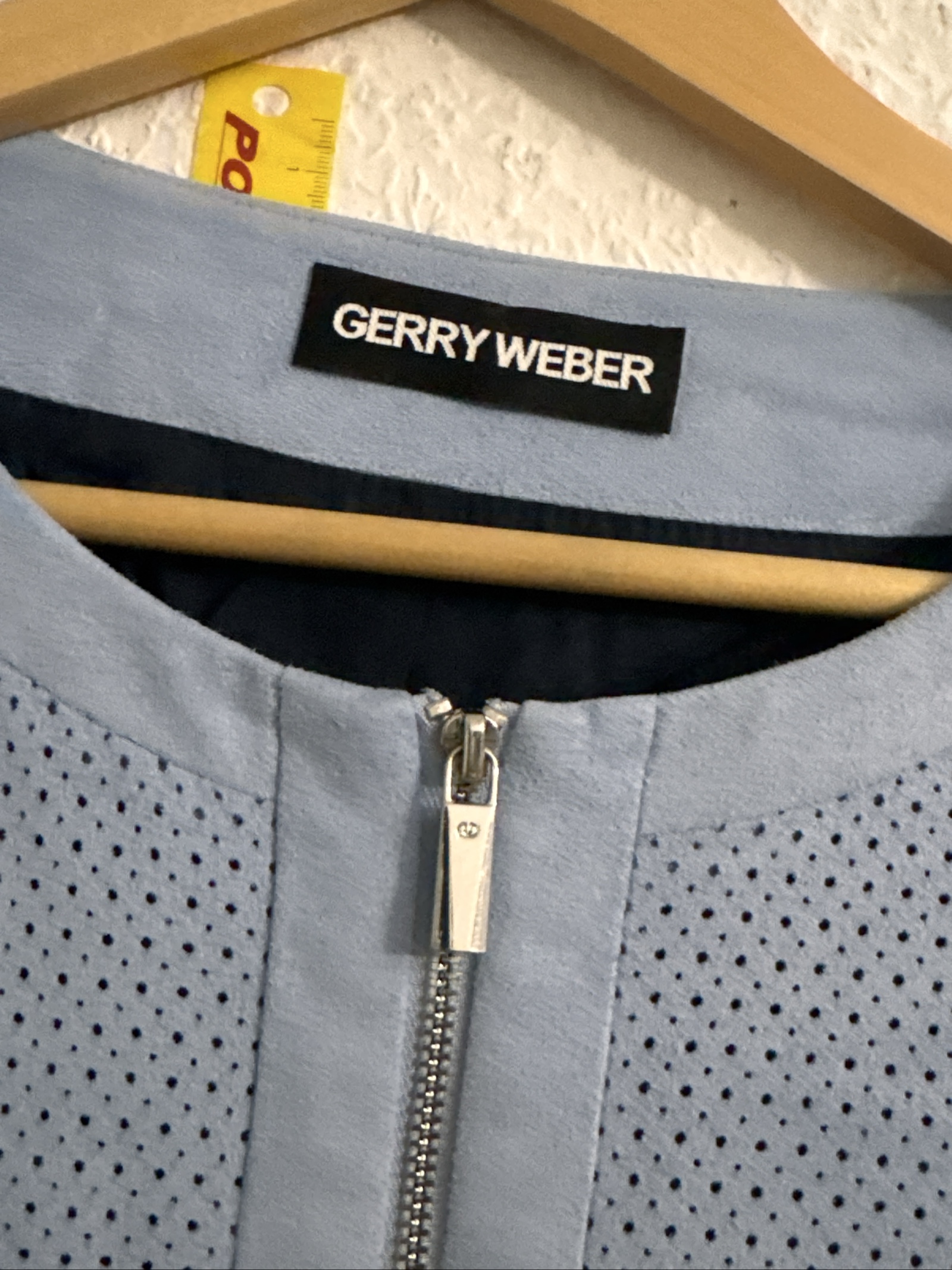 Gerry Weber Women's Light Blue Perforated Zip Jacket Medium image 4