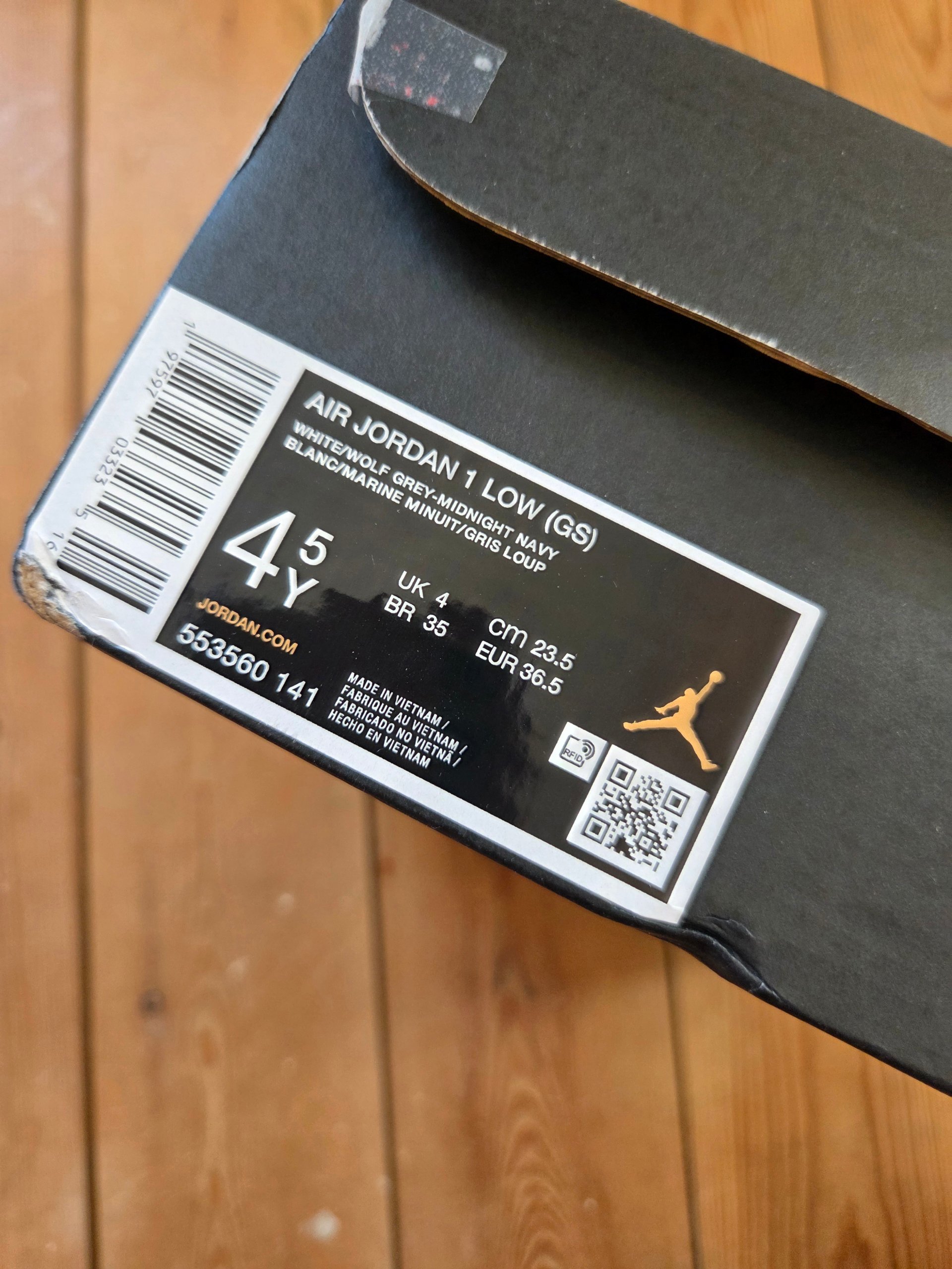 Air Jordan 1 Low GS Midnight Navy Wolf Grey UK 4 Trainers 553560-141 Boxed image 5