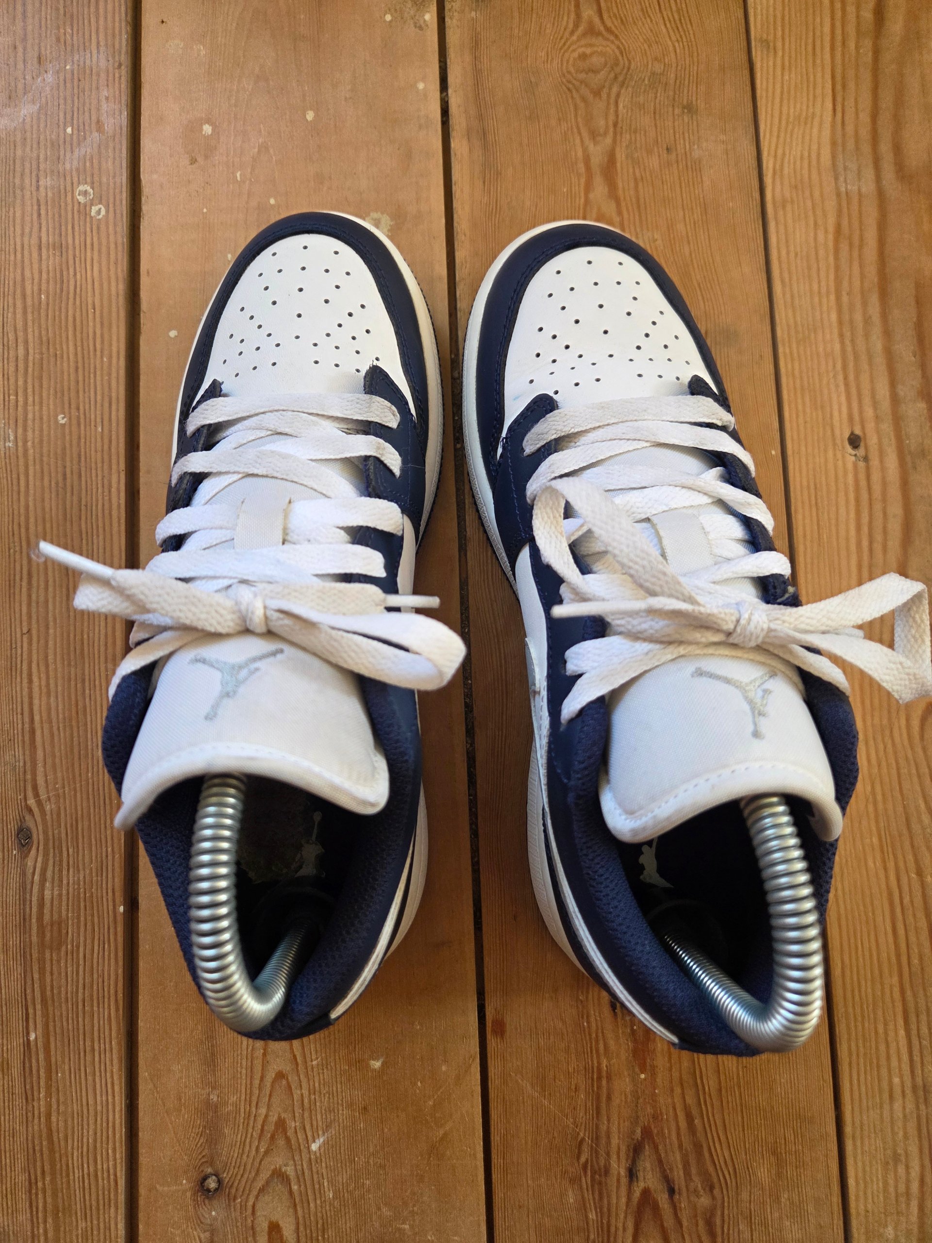 Air Jordan 1 Low GS Midnight Navy Wolf Grey UK 4 Trainers 553560-141 Boxed image 7