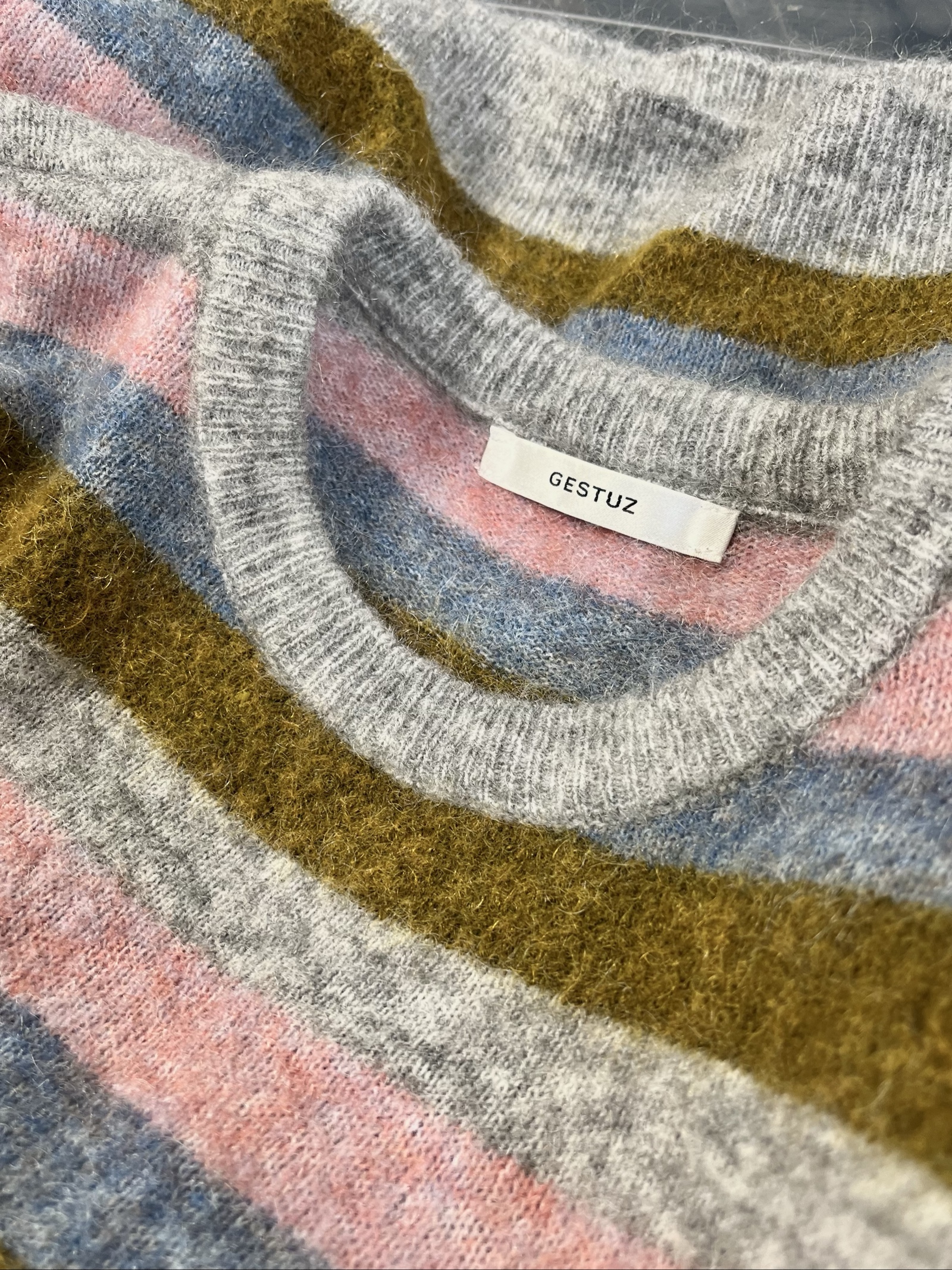 Gestuz Striped boxy fit Mohair Wool Sweater flauschig colorblock Medium image 8