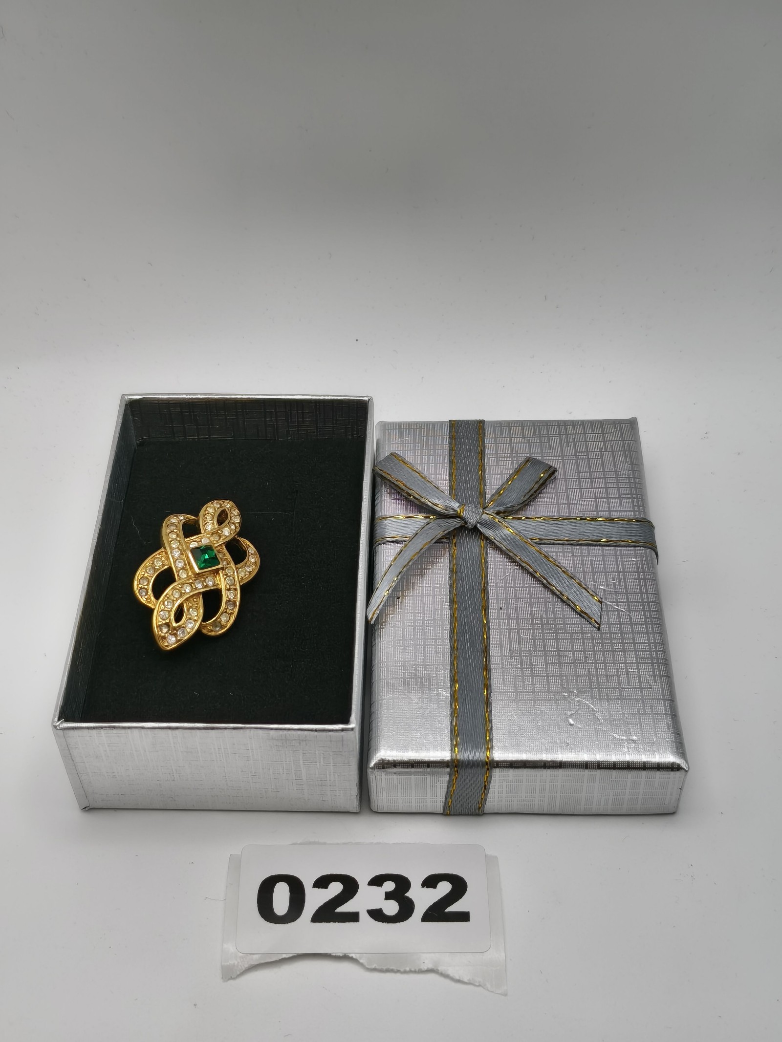 Gold Tone & Green Crystal Brooch Pin 3 cm Vintage Style