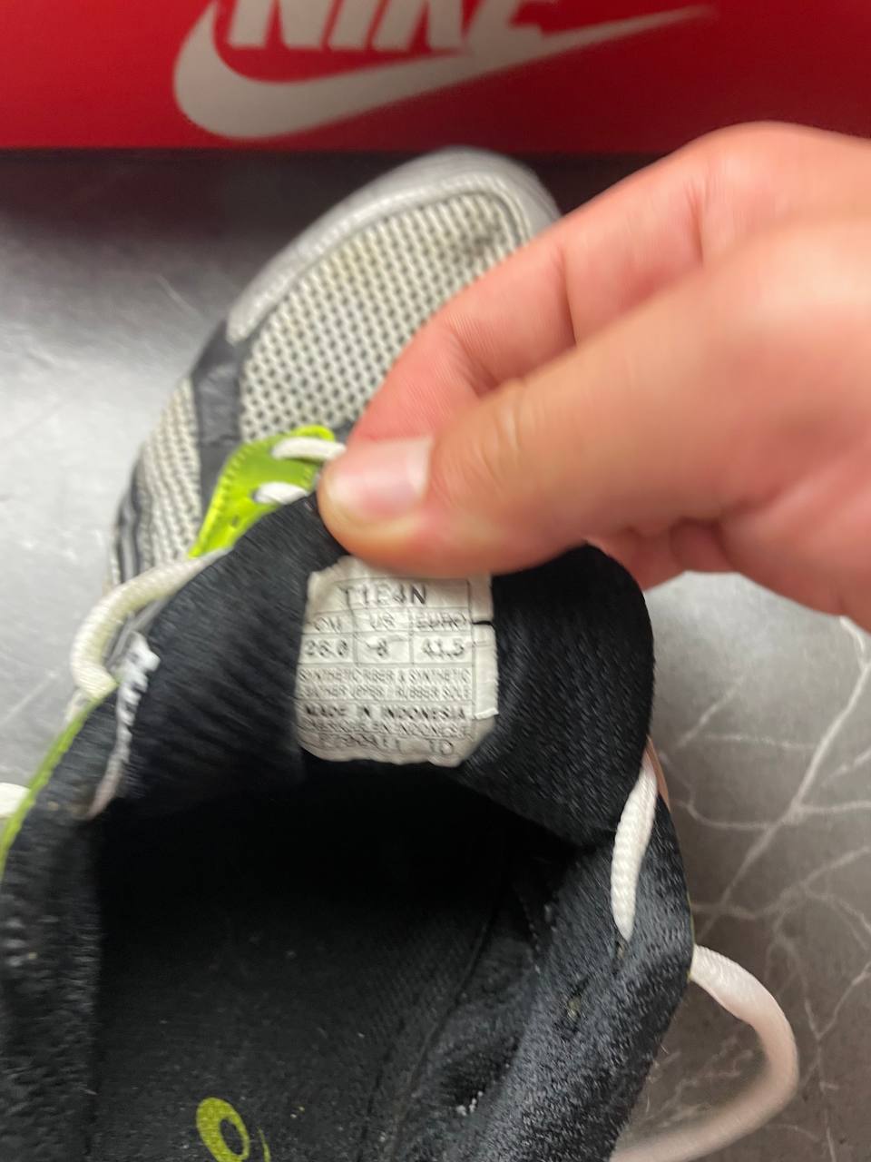 Asics White, Black & Lime Green Running Trainers US 8 image 4