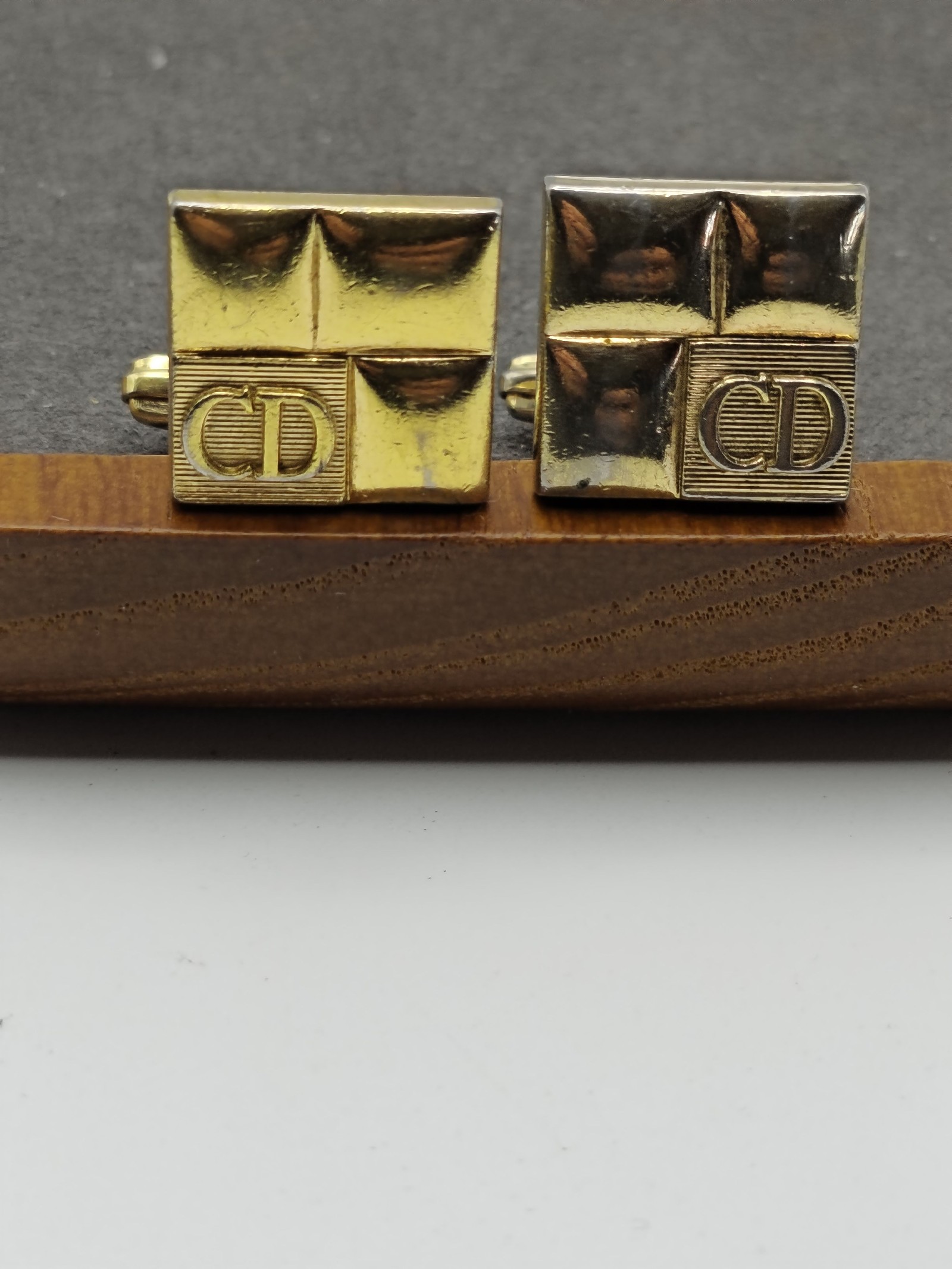 Christian Dior Men's Gold Tone Square Cufflinks image 3