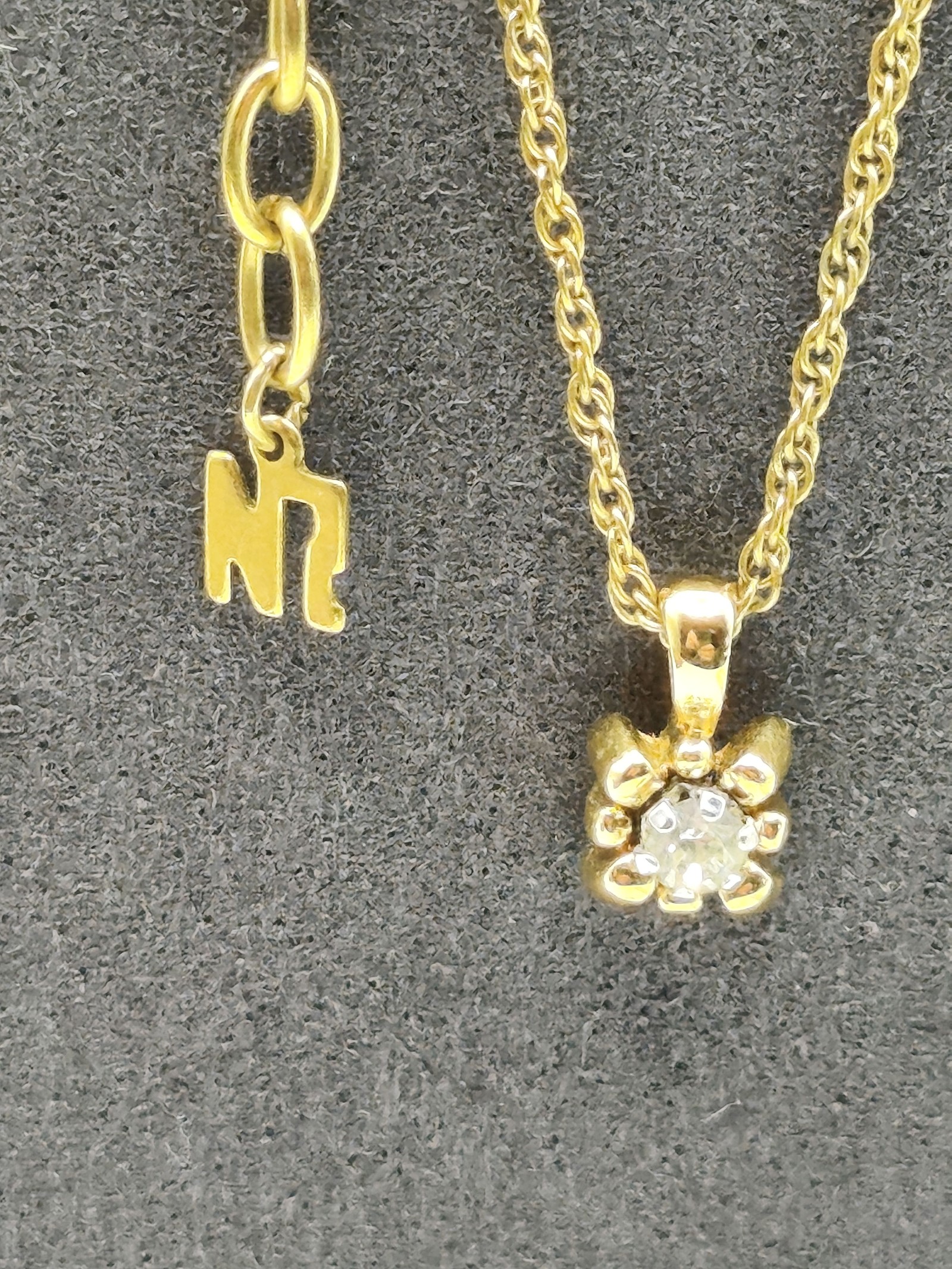 Nina Ricci Gold Tone Crystal Pendant Necklace image 3