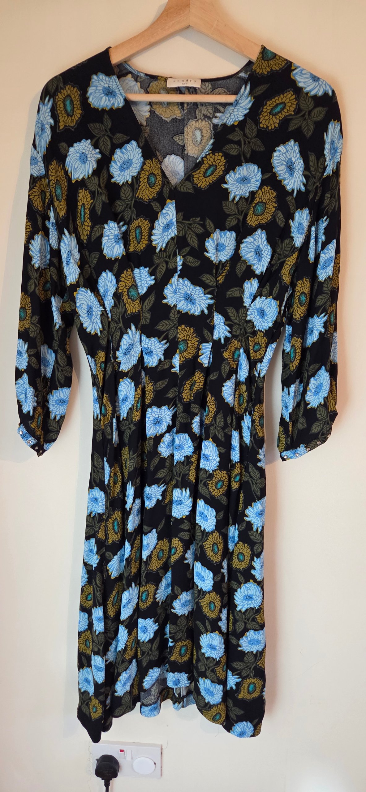 SANDRO PARIS Floral Print Crystal Embellished Cuff V-Neck Midi Dress FR 36 UK 8 image 2