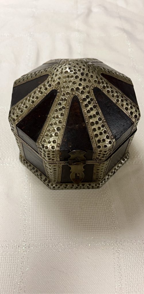 Antique Octagonal Dark Wood & Brass Jewellery Box 3.5 in