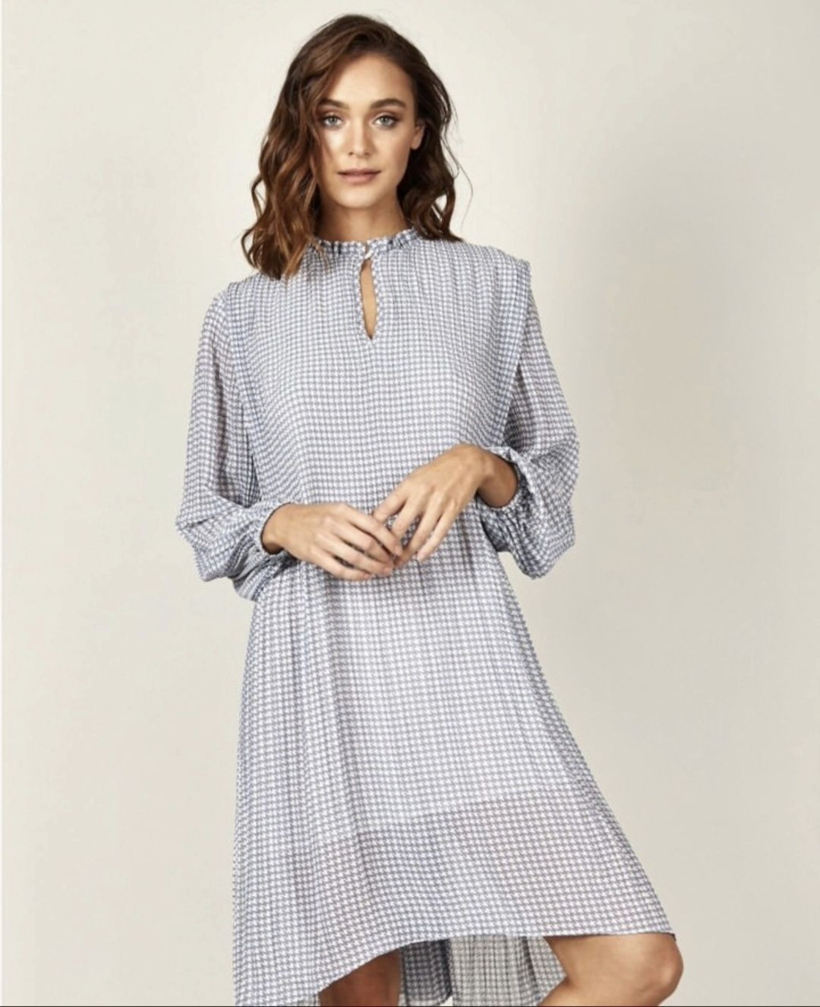 Chalice Blue & White Houndstooth Women's Dress Medium Ruffle Collar