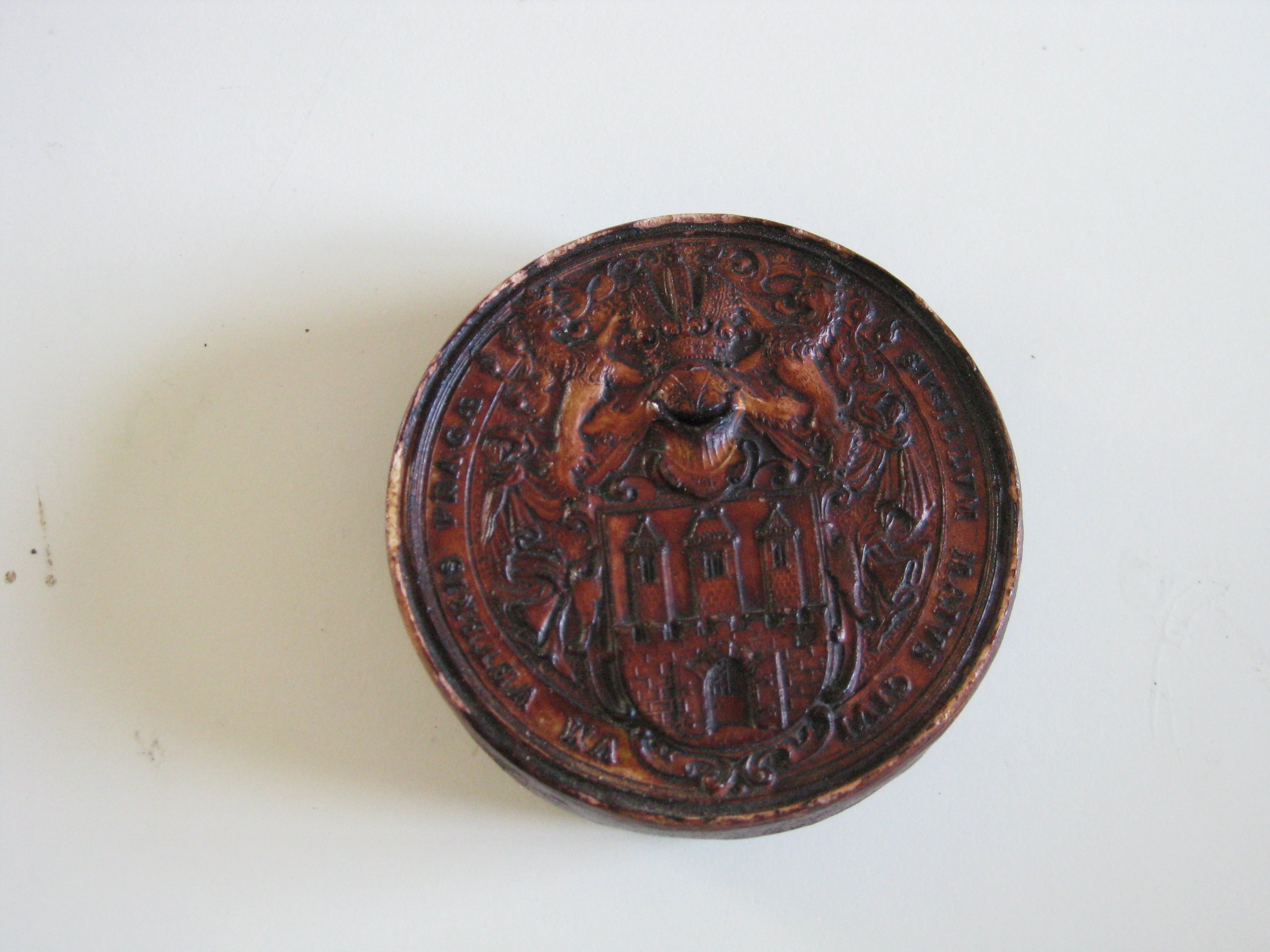 Antique Carved Wood Round Box with Heraldic Crest image 2
