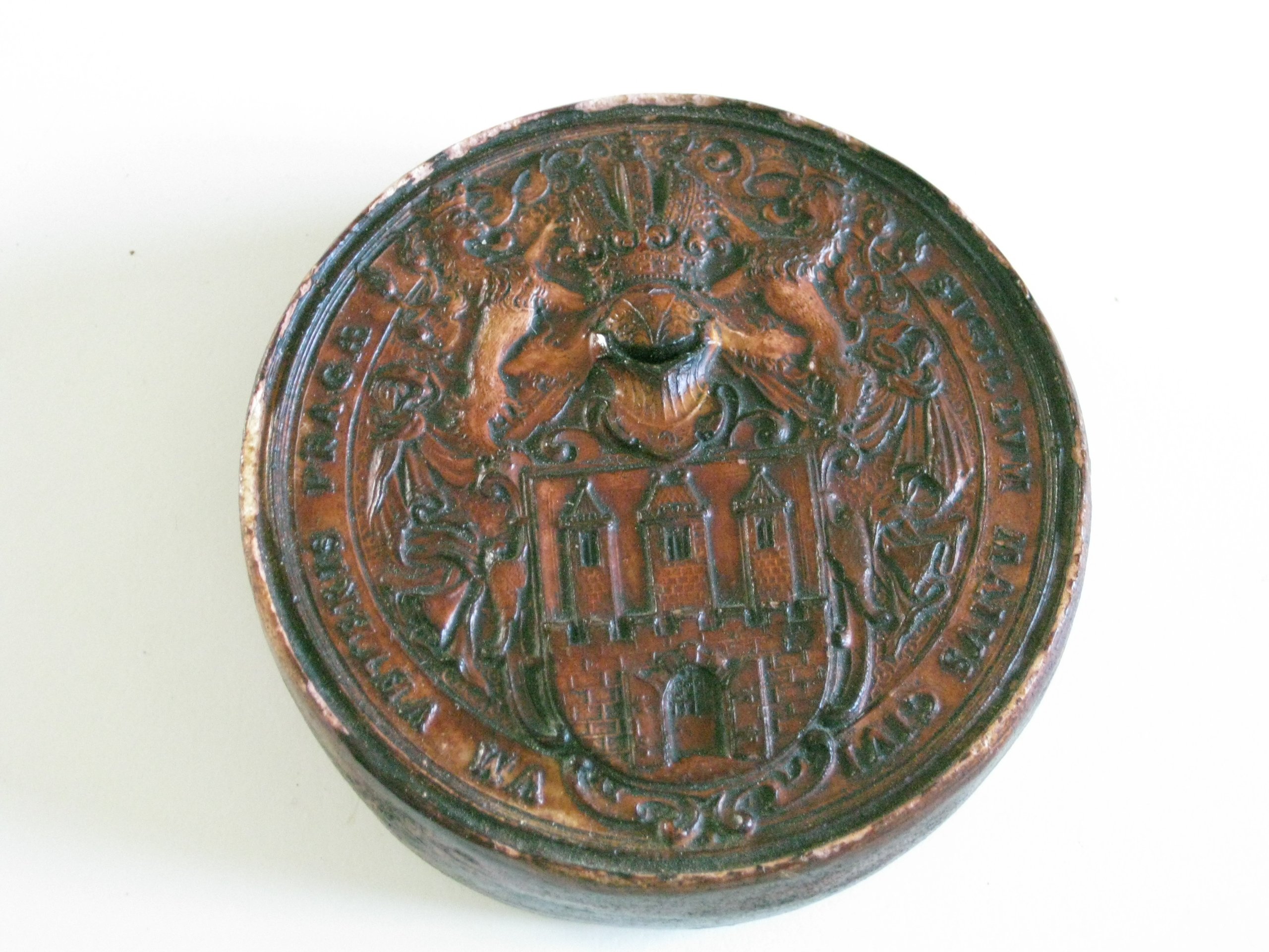 Antique Carved Wood Round Box with Heraldic Crest image 4
