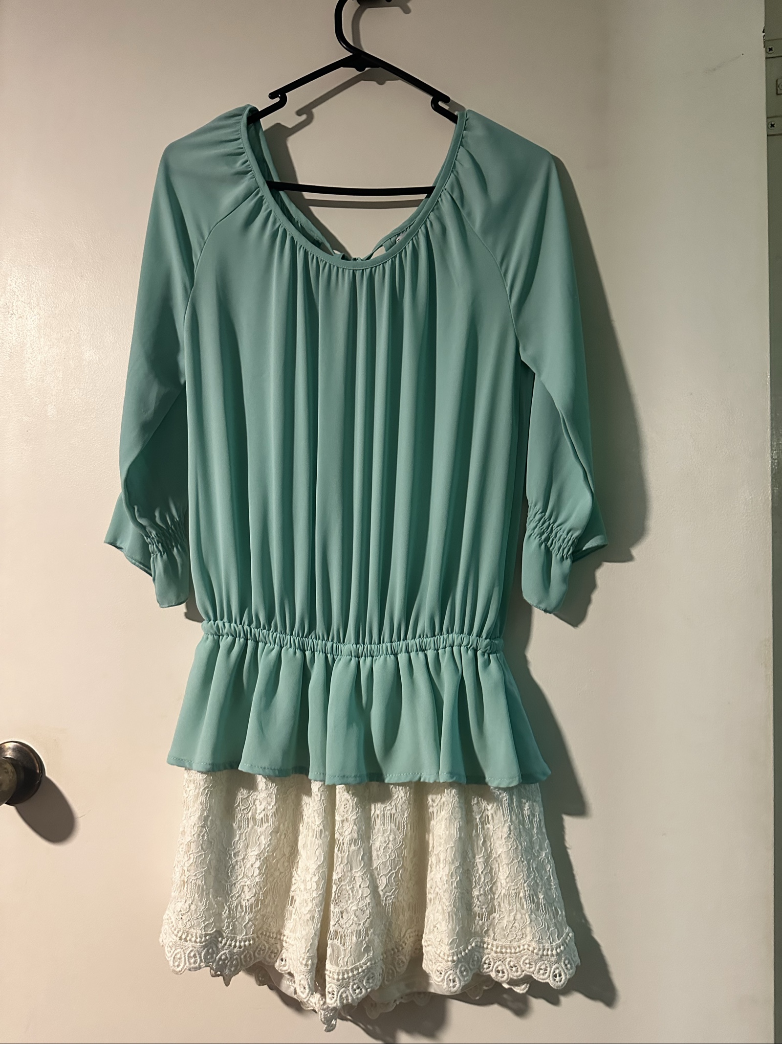 DETER-AL Mint Green & White Lace Peplum Top Small