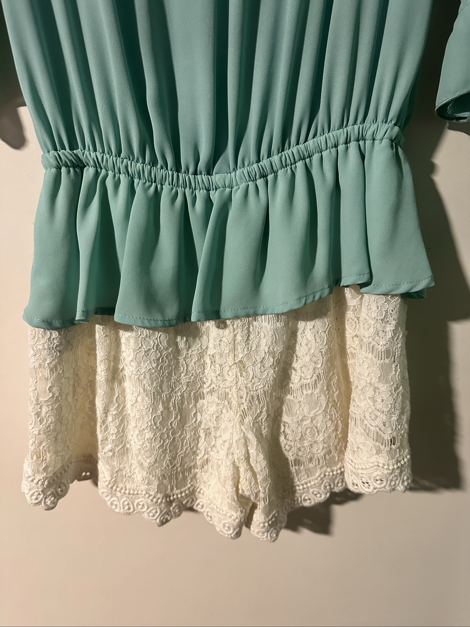 DETER-AL Mint Green & White Lace Peplum Top Small image 4