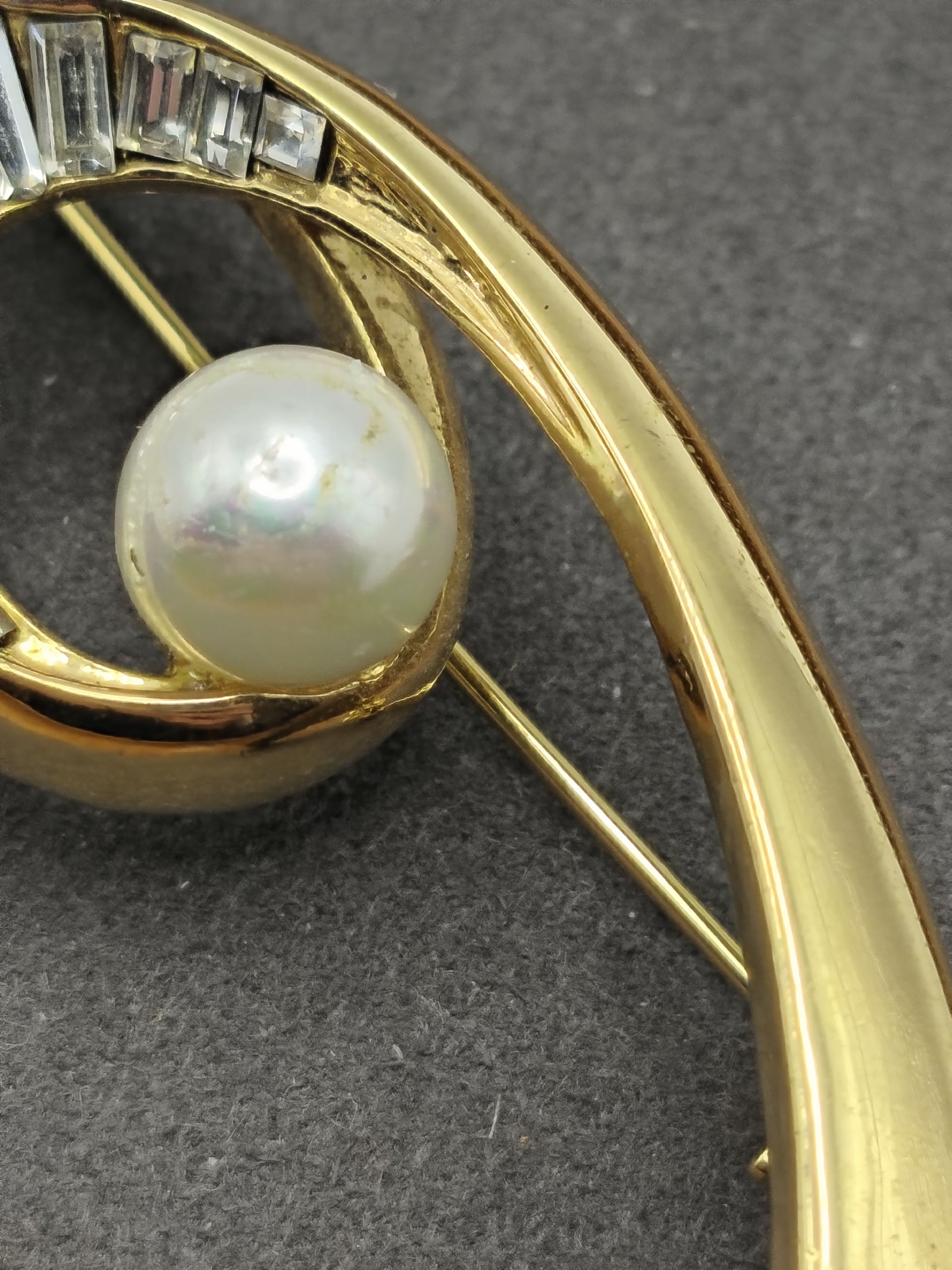 Balmain Gold Tone Pearl & Crystal Brooch image 6
