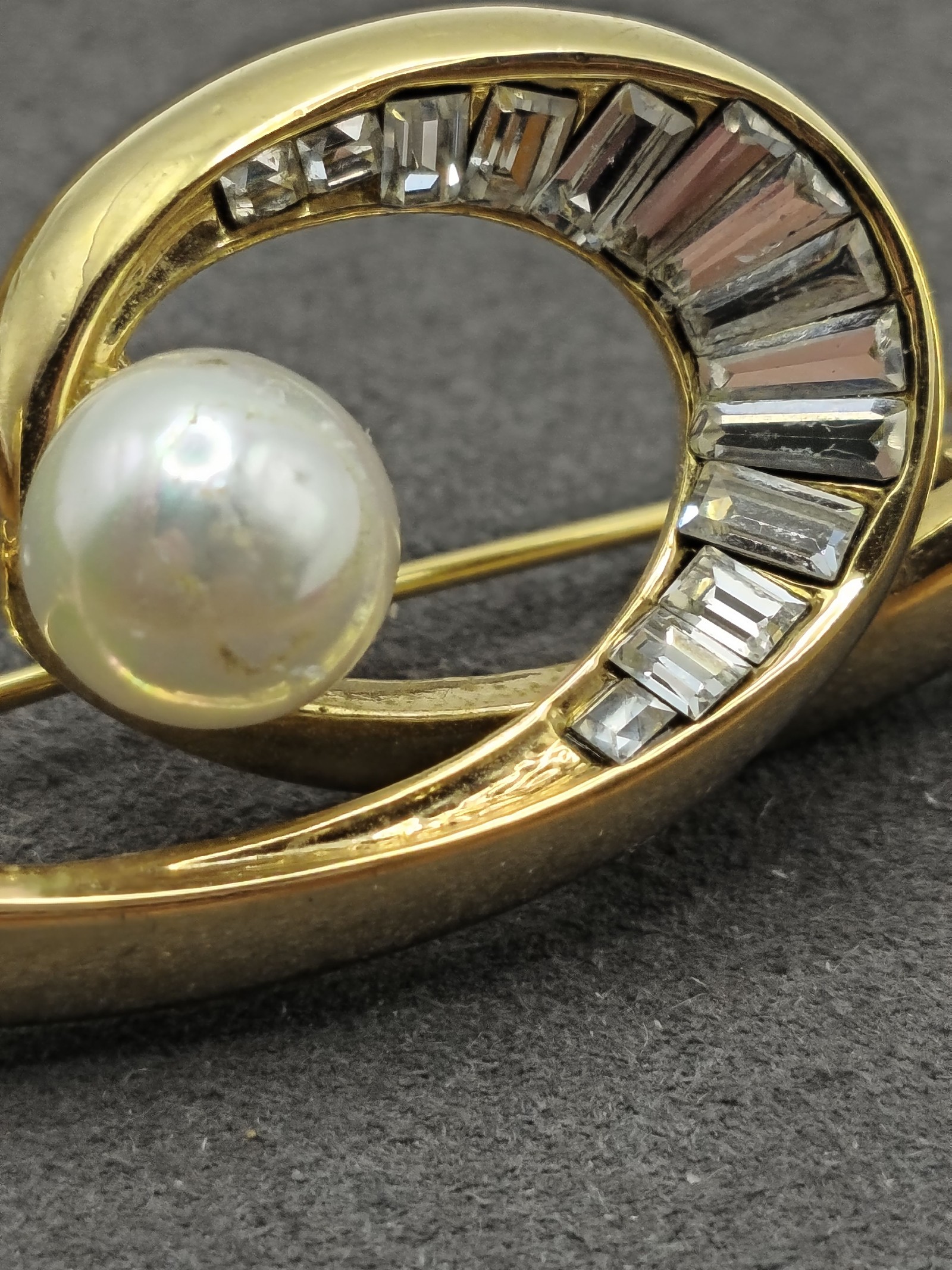 Balmain Gold Tone Pearl & Crystal Brooch image 9