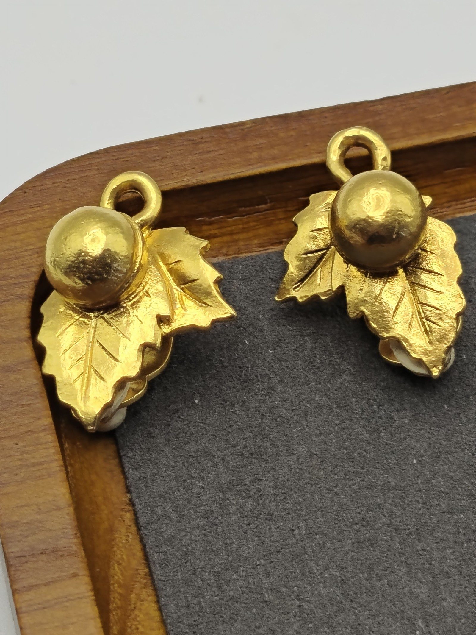 Rykiel Women Gold Leaf Clip-On Earrings image 9