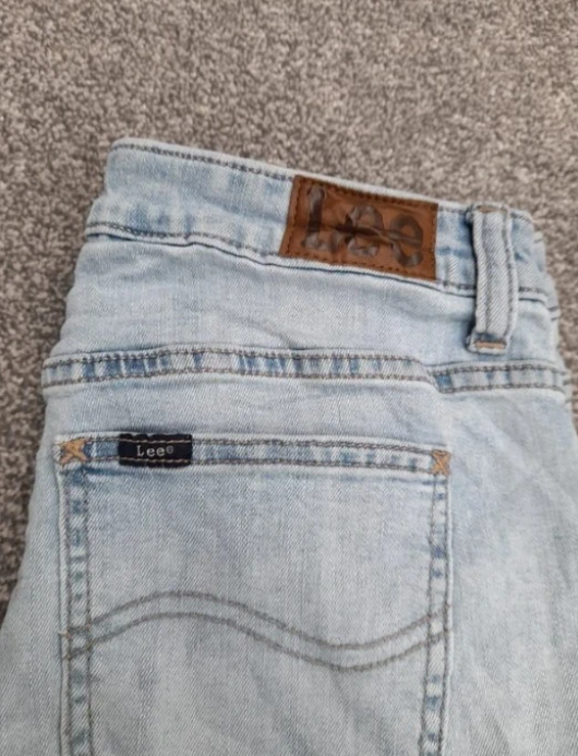 Lee light-wash denim Bermuda shorts 30" image 4