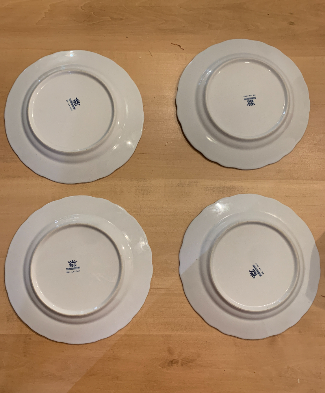 Richard Ginori Blanc Assiettes Porcelaine Bord Festonné Set de 4 - 201 LA Italy image 3
