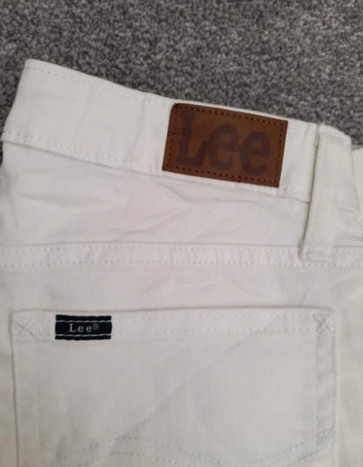 White Lee jeans classic five-pocket design 30" image 3