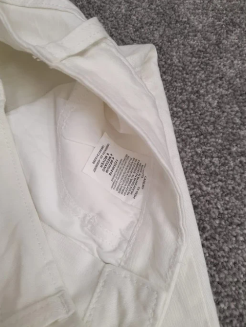 White Lee jeans classic five-pocket design 30" image 7
