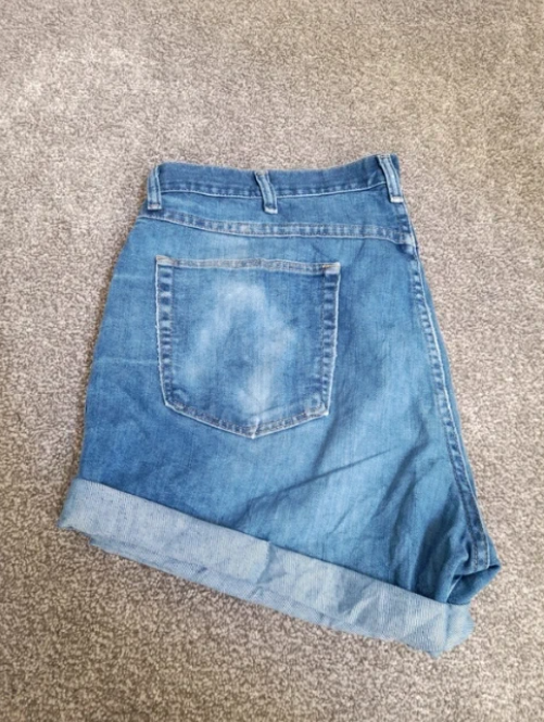 Wrangler denim shorts faded blue wash and cuffs 40" image 3