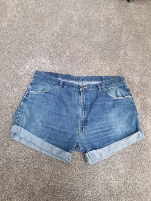 Wrangler denim shorts faded blue wash and cuffs 40" image 7