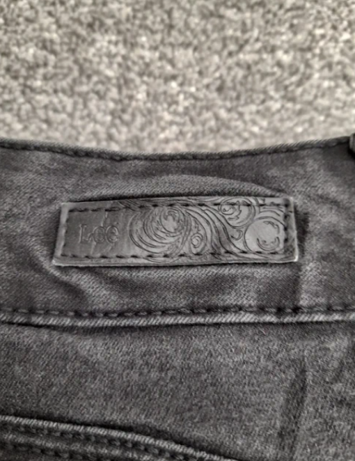 Lee denim shorts rolled cuffs ,easy fit Black,32" image 2