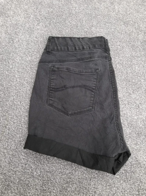 Lee denim shorts rolled cuffs ,easy fit Black,32" image 3