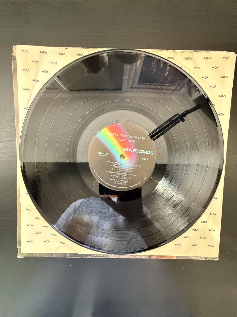 Conway Twitty Georgia Keeps Pulling On My Ring Vinyl Record MCA 1978 image 3